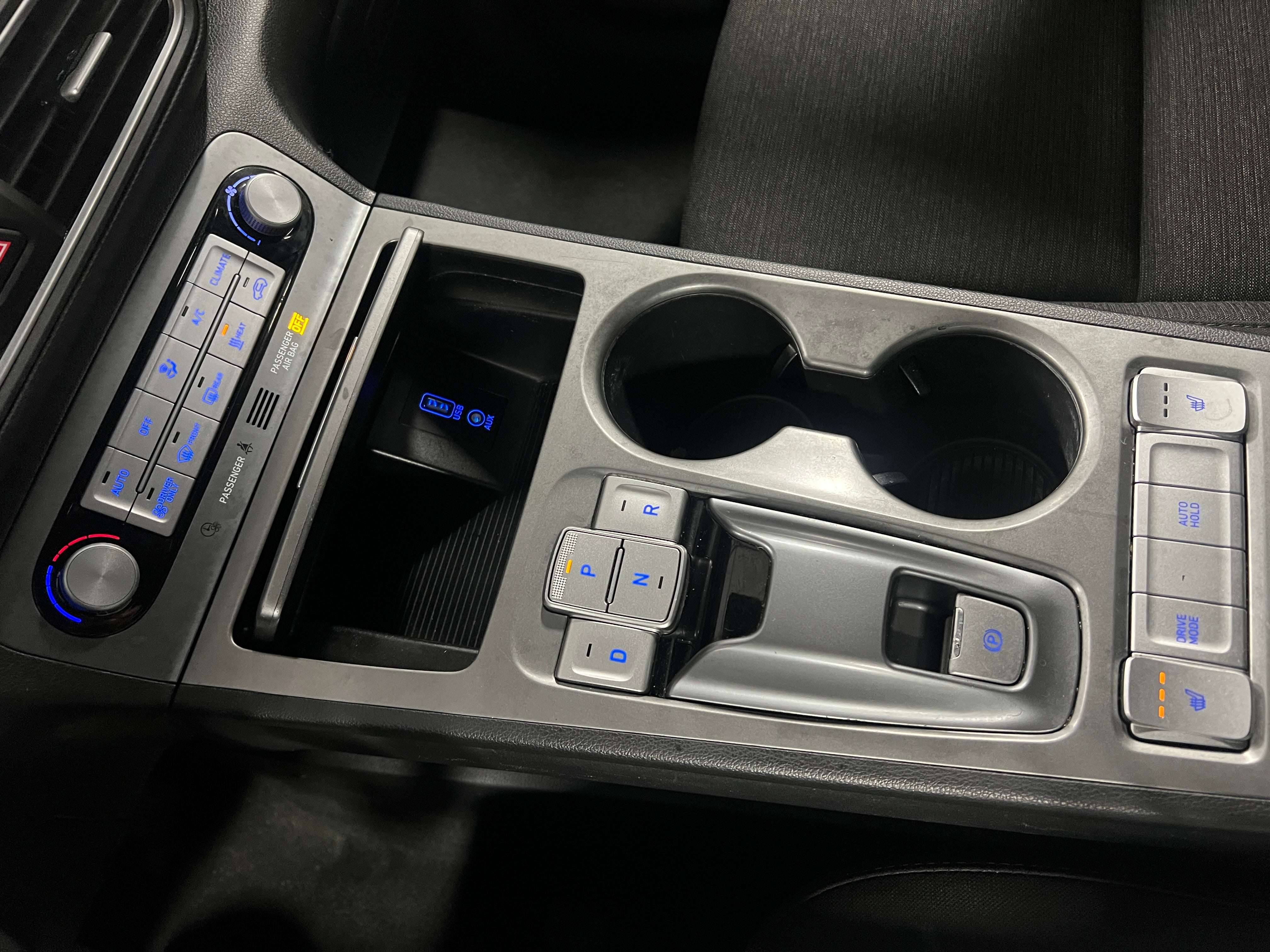 Used 2021 Hyundai Kona EV SEL with VIN KM8K23AG7MU124230 for sale in Oak Creek, WI