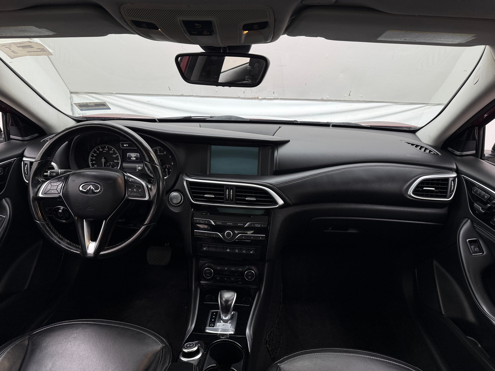 Thumbnail: 2017 INFINITI QX30 - 2