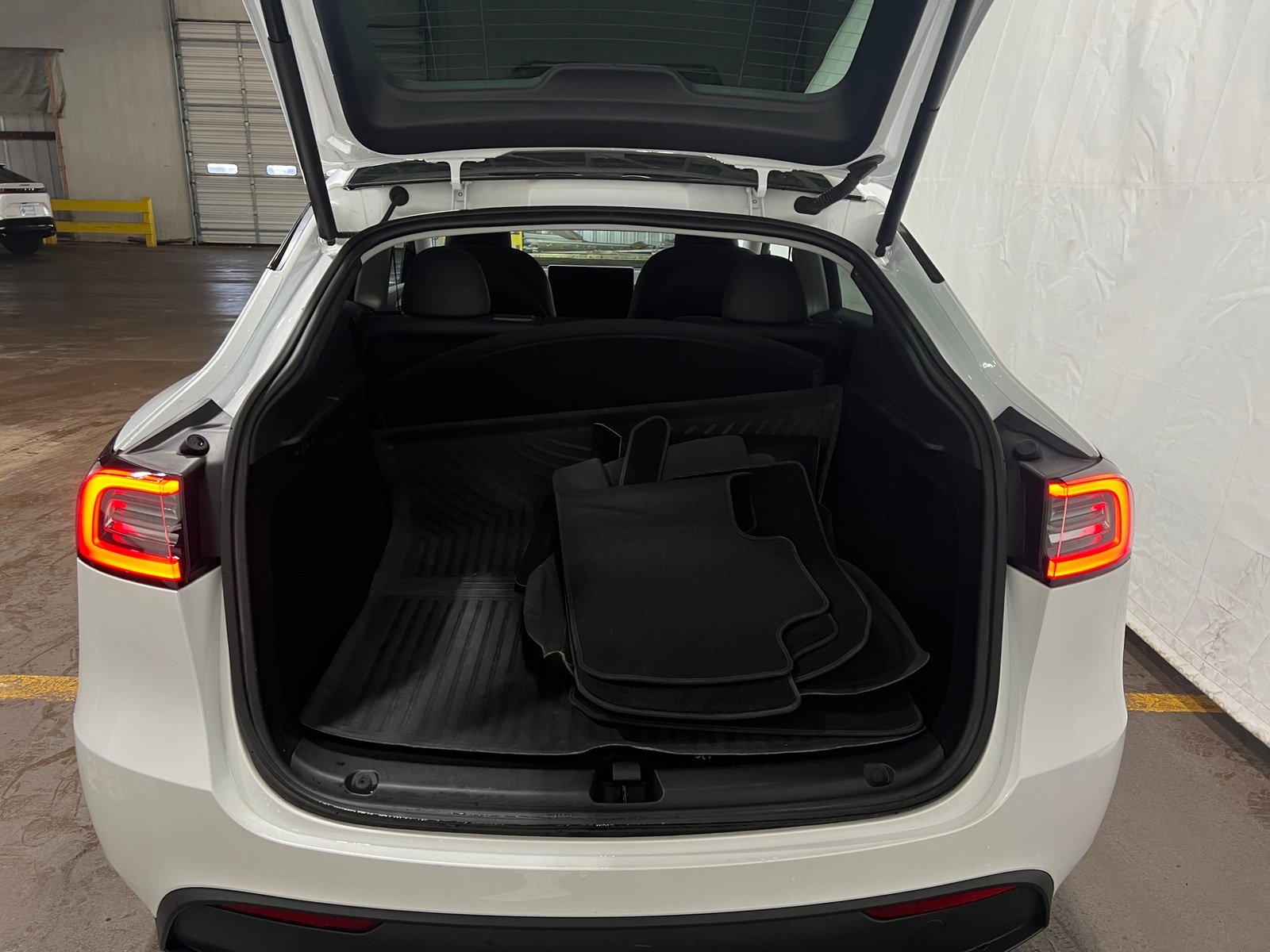 Thumbnail: 2023 Tesla Model Y - 6