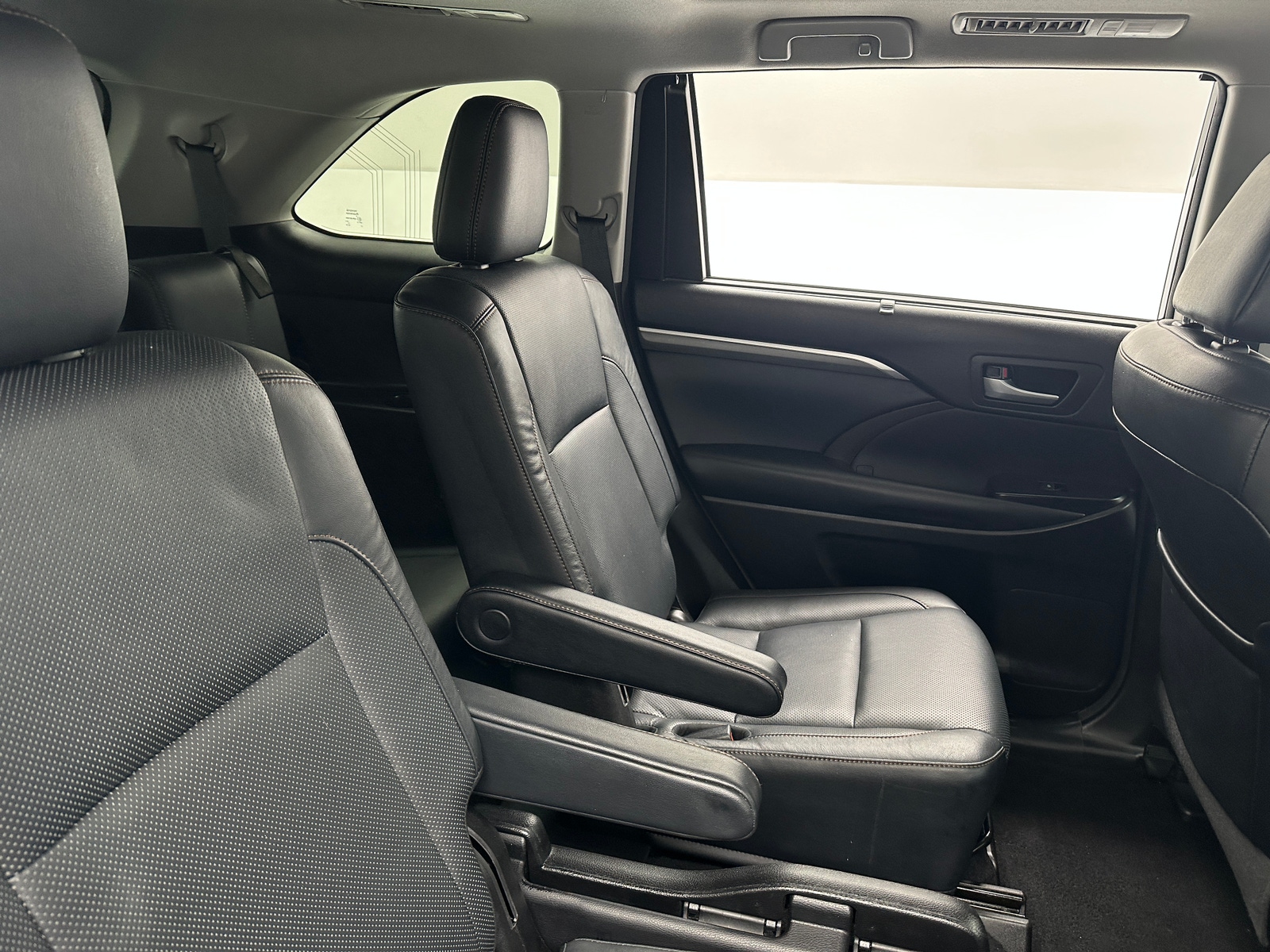 Thumbnail: 2018 Toyota Highlander - 5