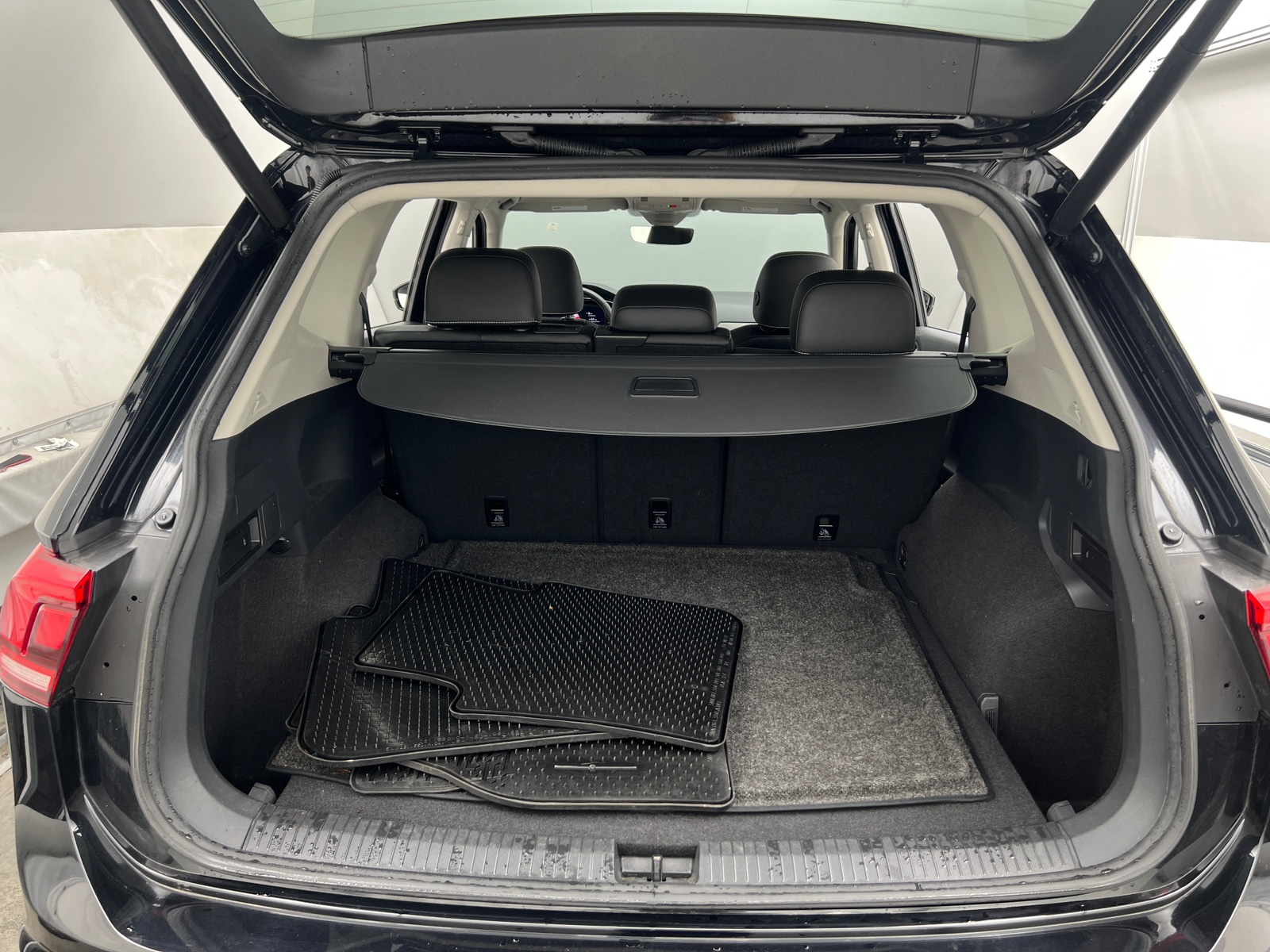 Thumbnail: 2021 Volkswagen Tiguan - 6