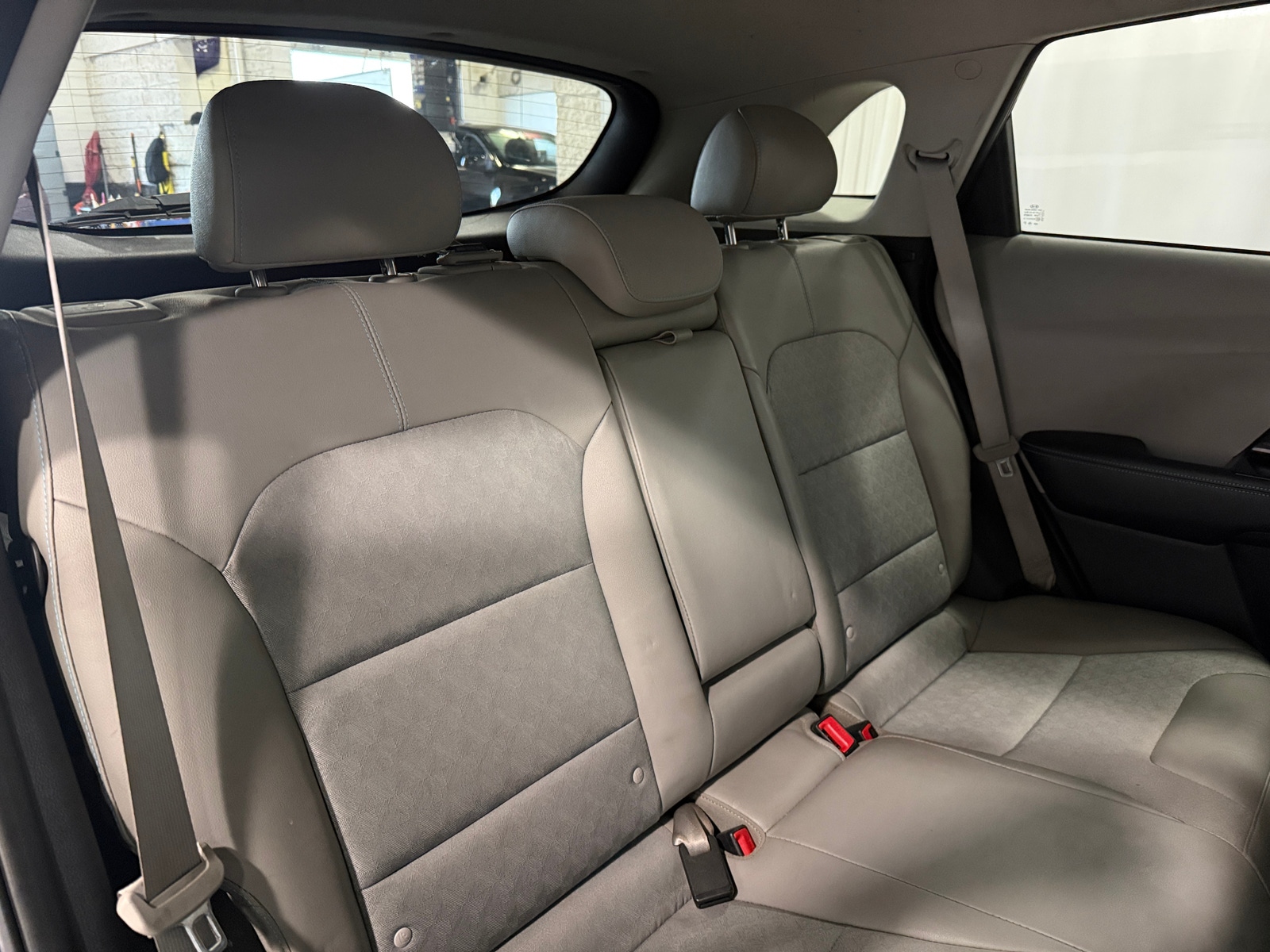 Thumbnail: 2021 Kia Niro - 6