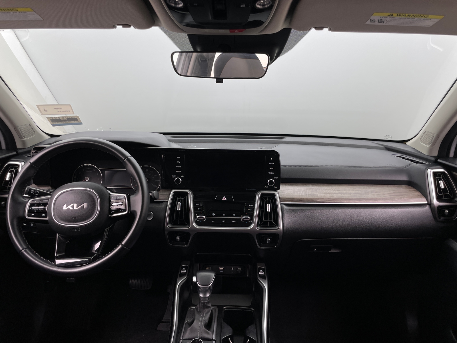 Thumbnail: 2023 Kia Sorento - 2