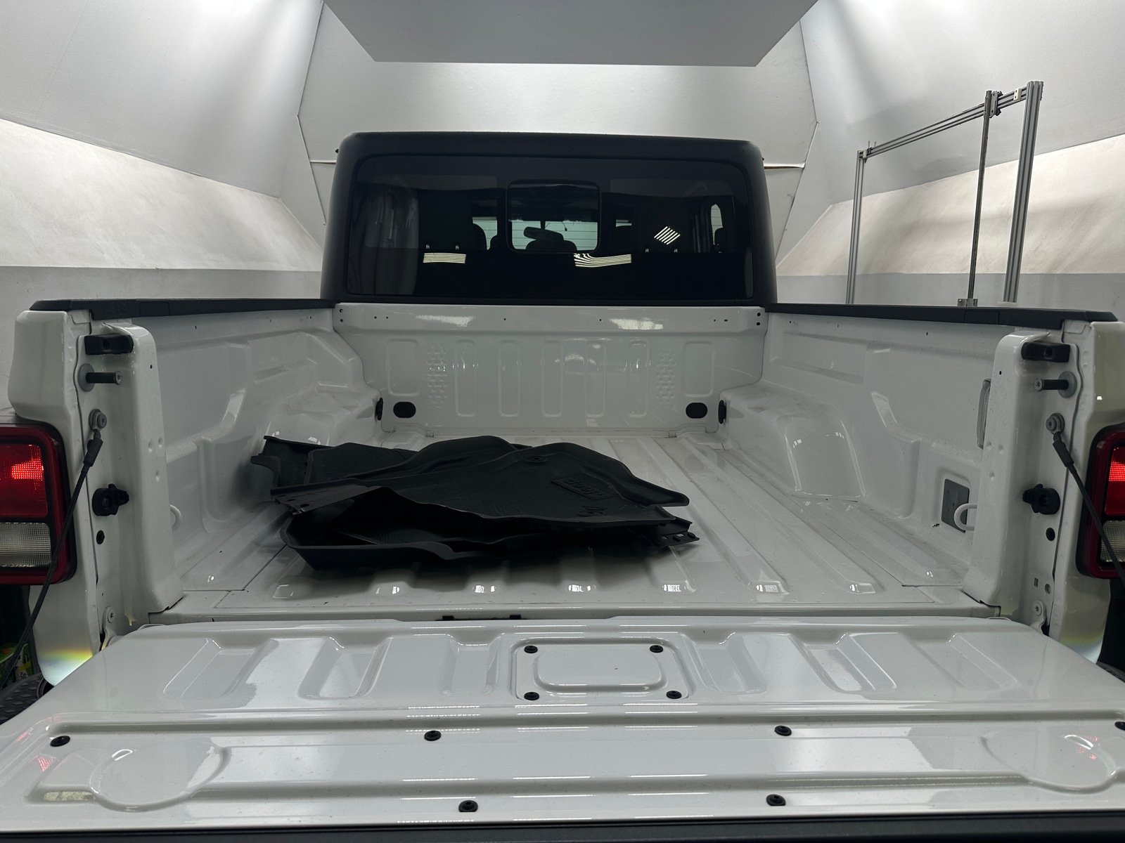 Thumbnail: 2024 Jeep Gladiator - 7