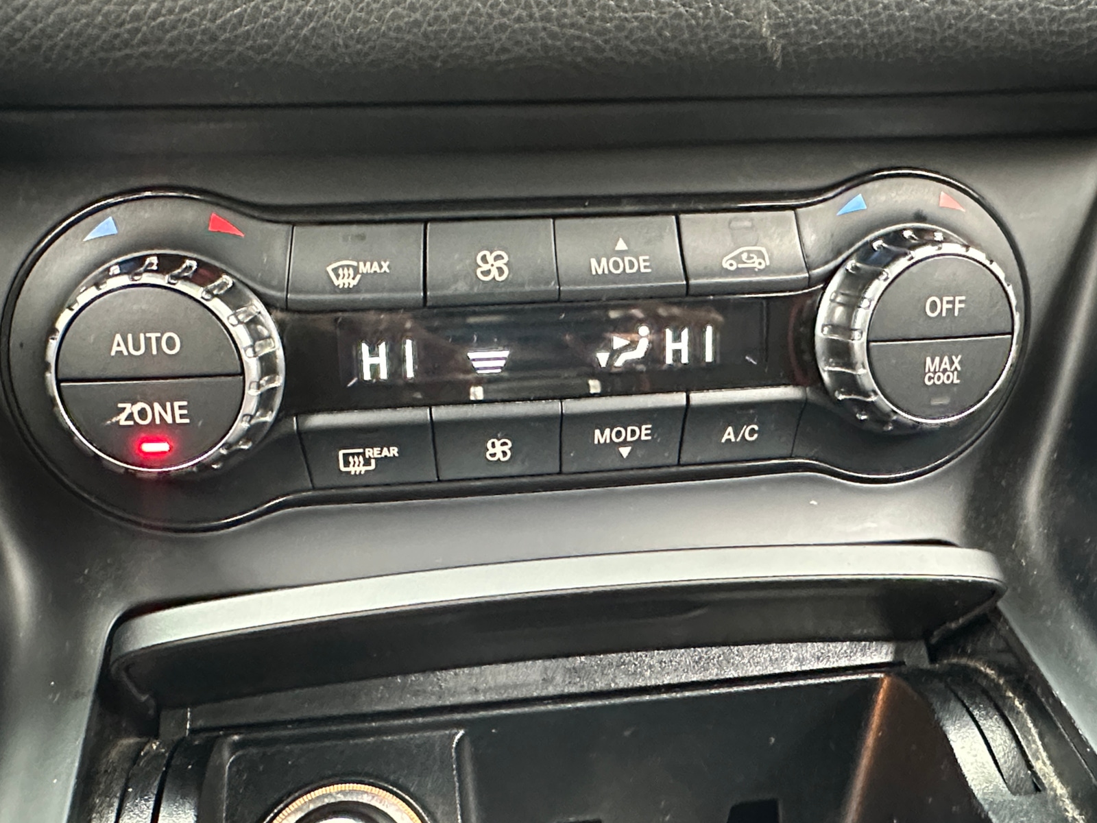 Thumbnail: 2016 Mercedes-Benz GLA - 3