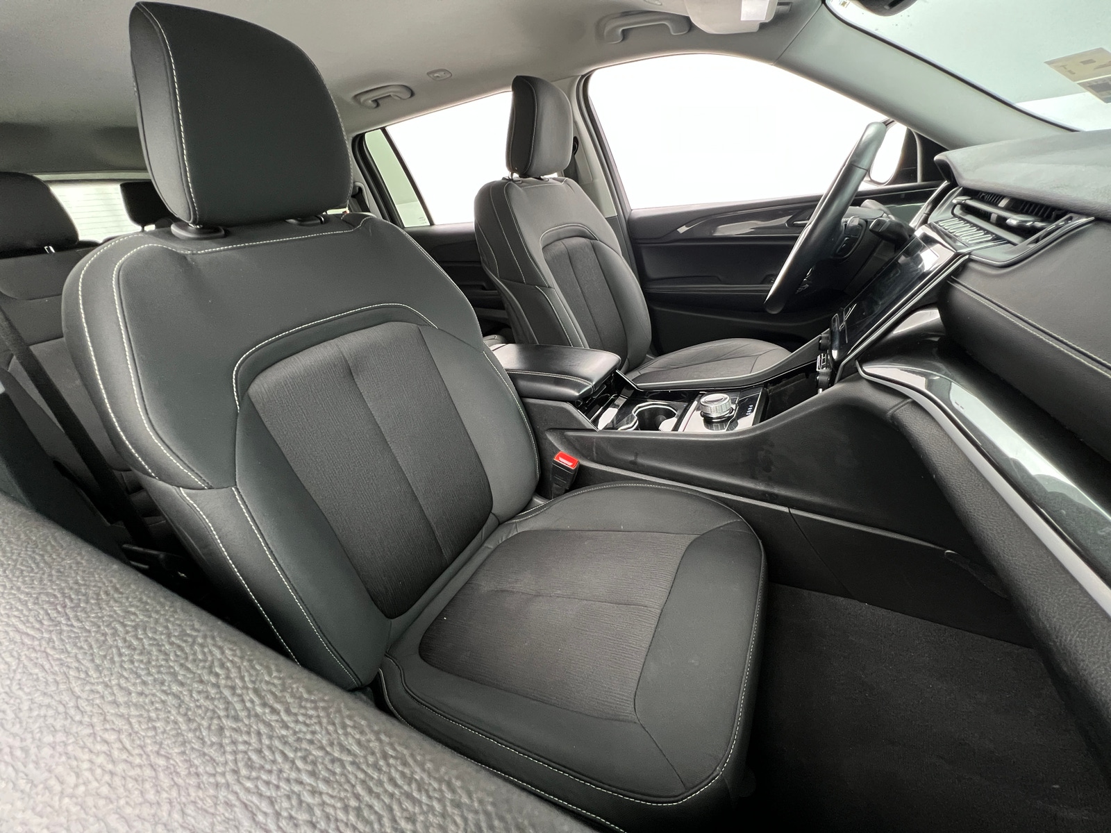 Thumbnail: 2022 Jeep Grand Cherokee L - 2