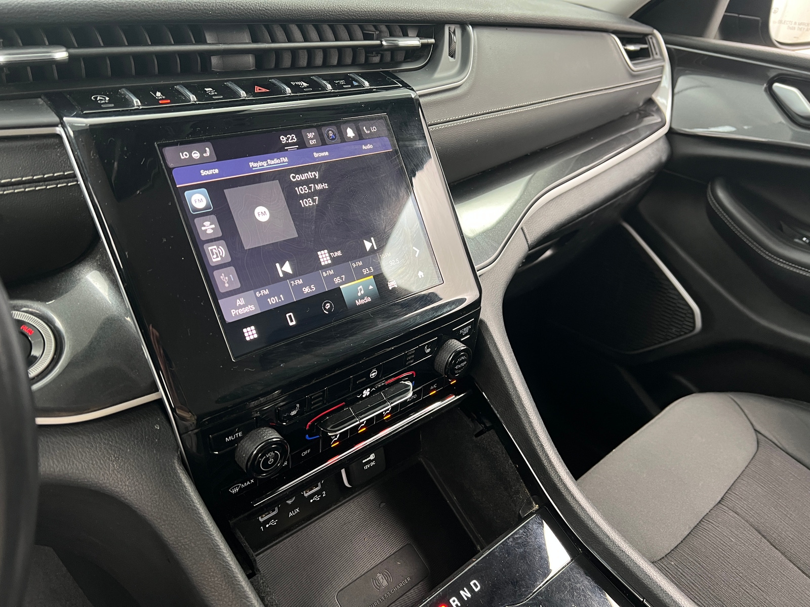 Thumbnail: 2022 Jeep Grand Cherokee L - 4