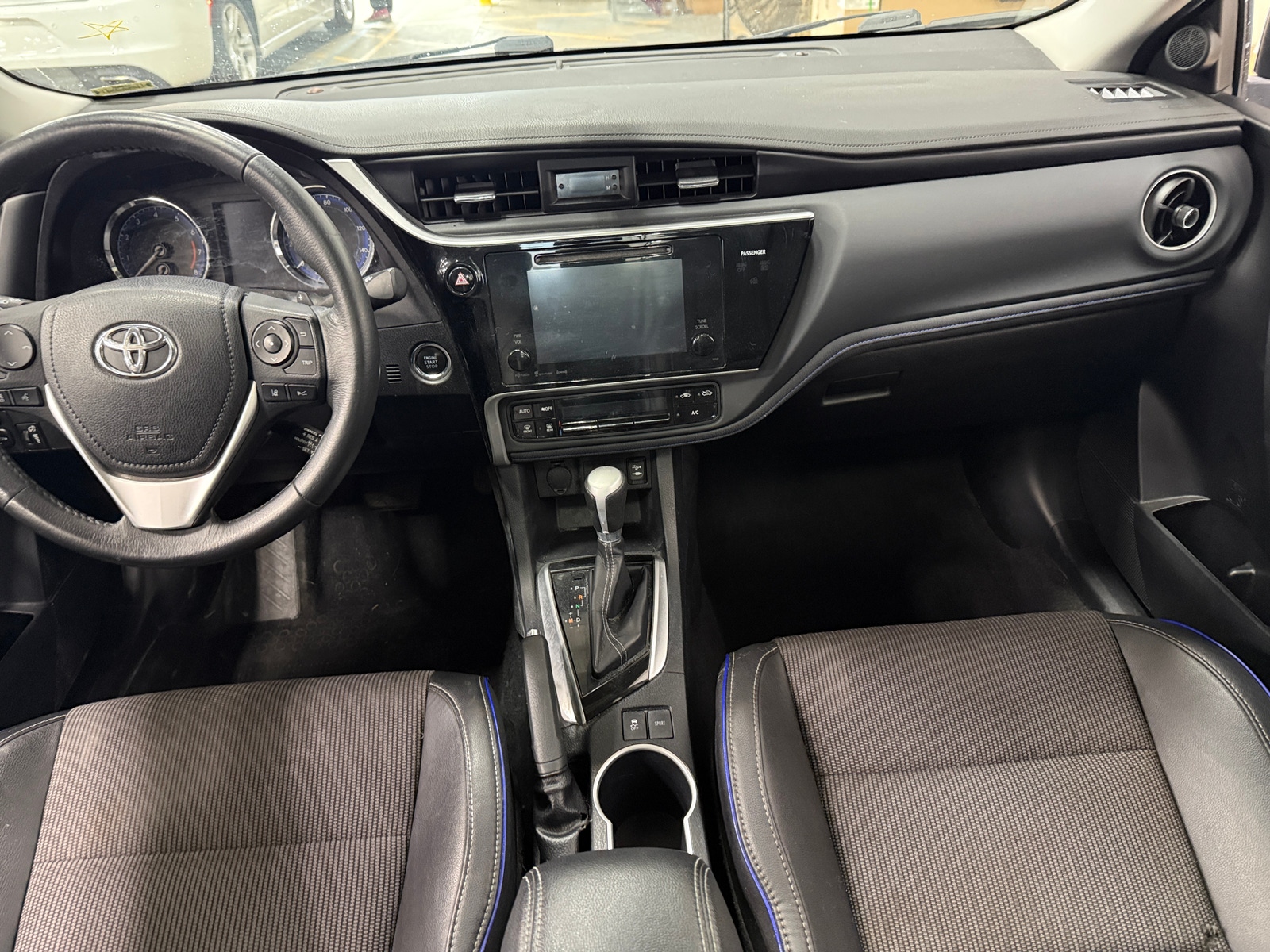 Thumbnail: 2017 Toyota Corolla - 3