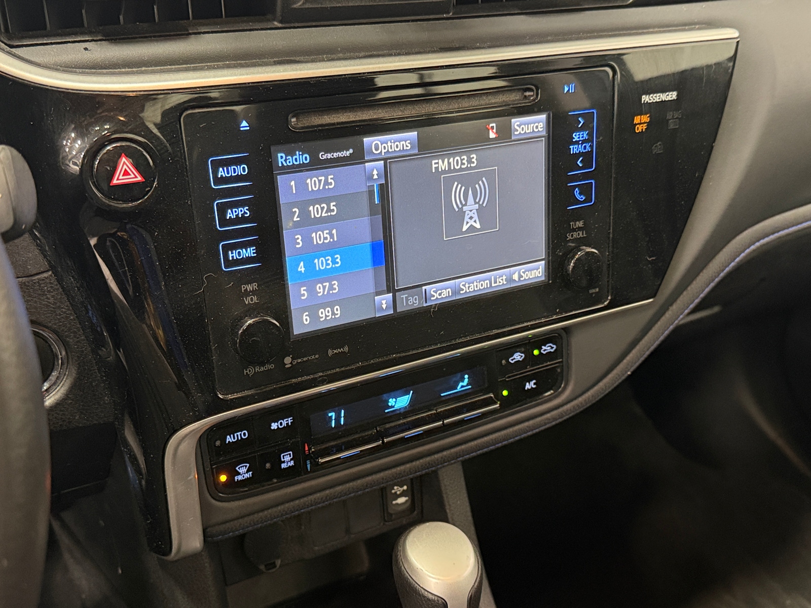 Thumbnail: 2017 Toyota Corolla - 4