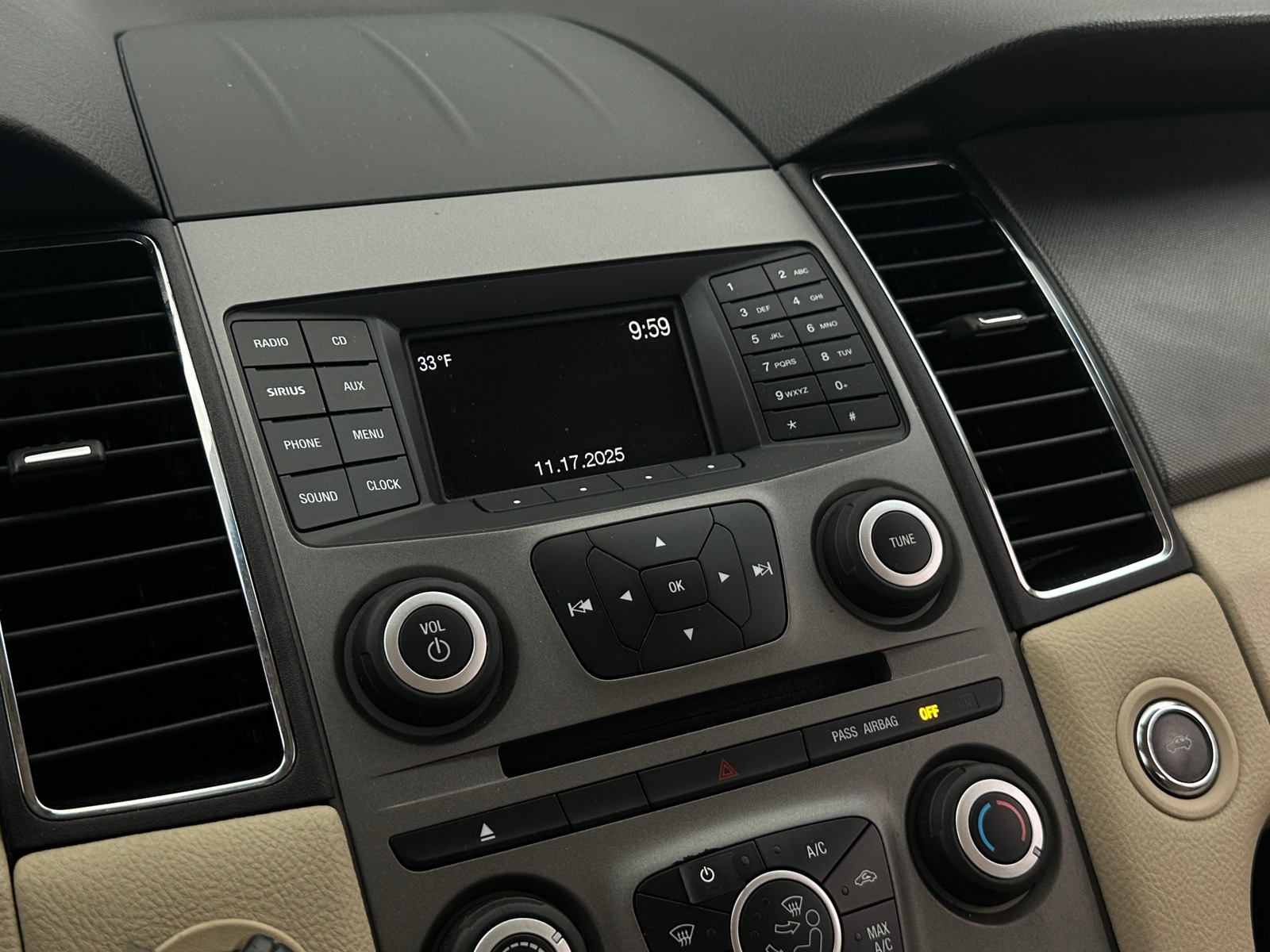 Thumbnail: 2018 Ford Taurus - 4