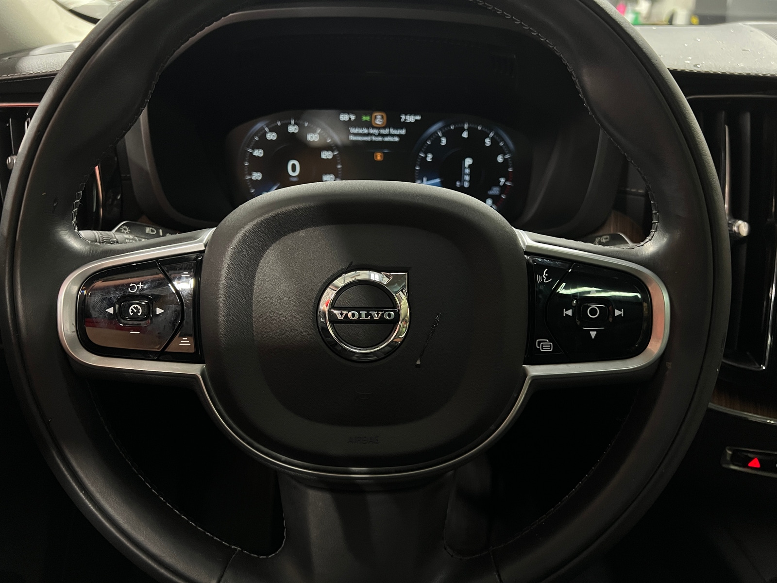 Thumbnail: 2020 Volvo XC60 - 4