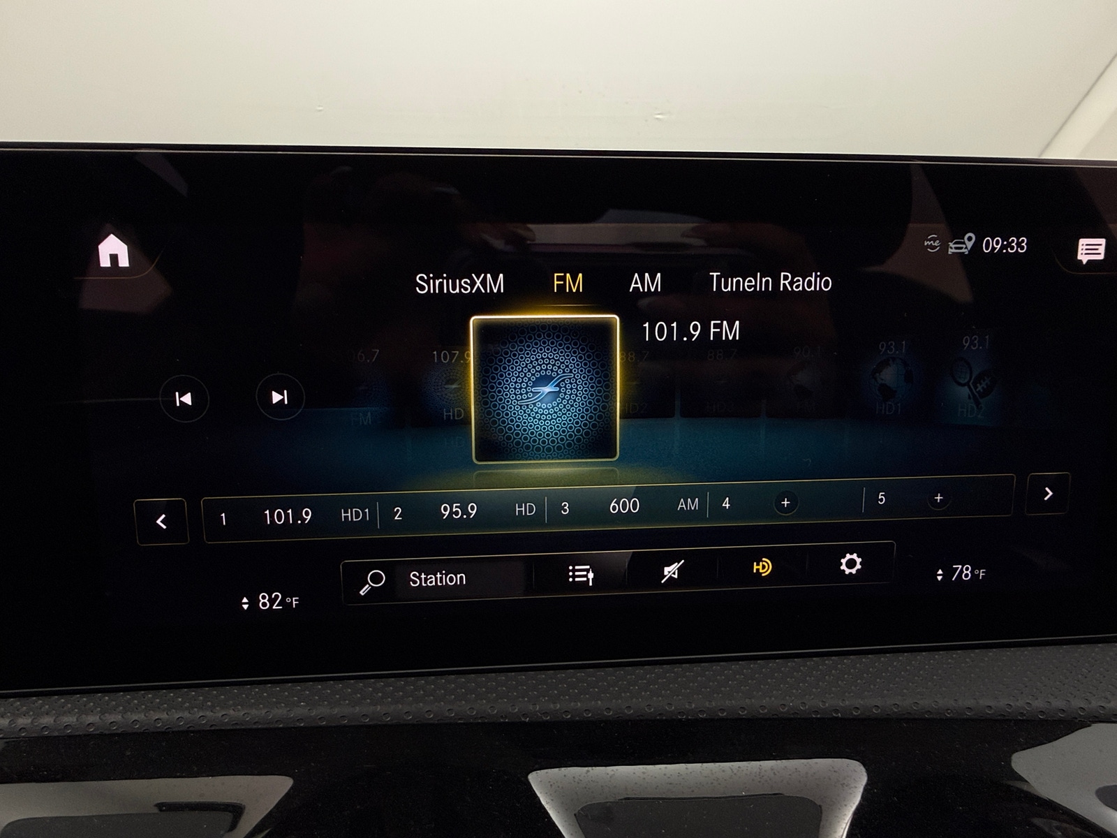 Thumbnail: 2023 Mercedes-Benz CLA - 2