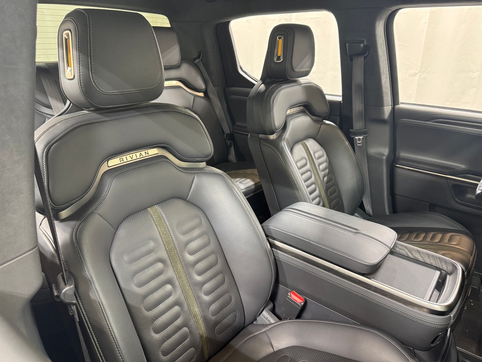 Thumbnail: 2023 Rivian R1T - 2