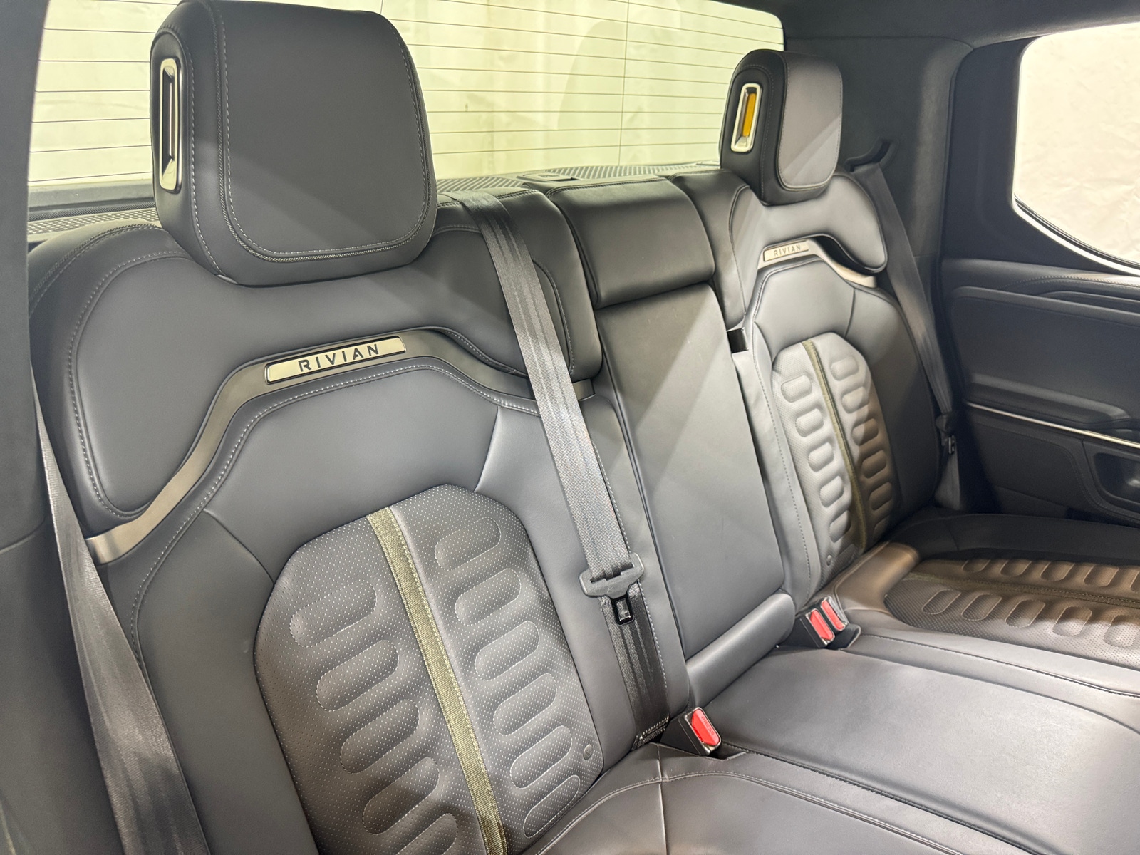 Thumbnail: 2023 Rivian R1T - 6
