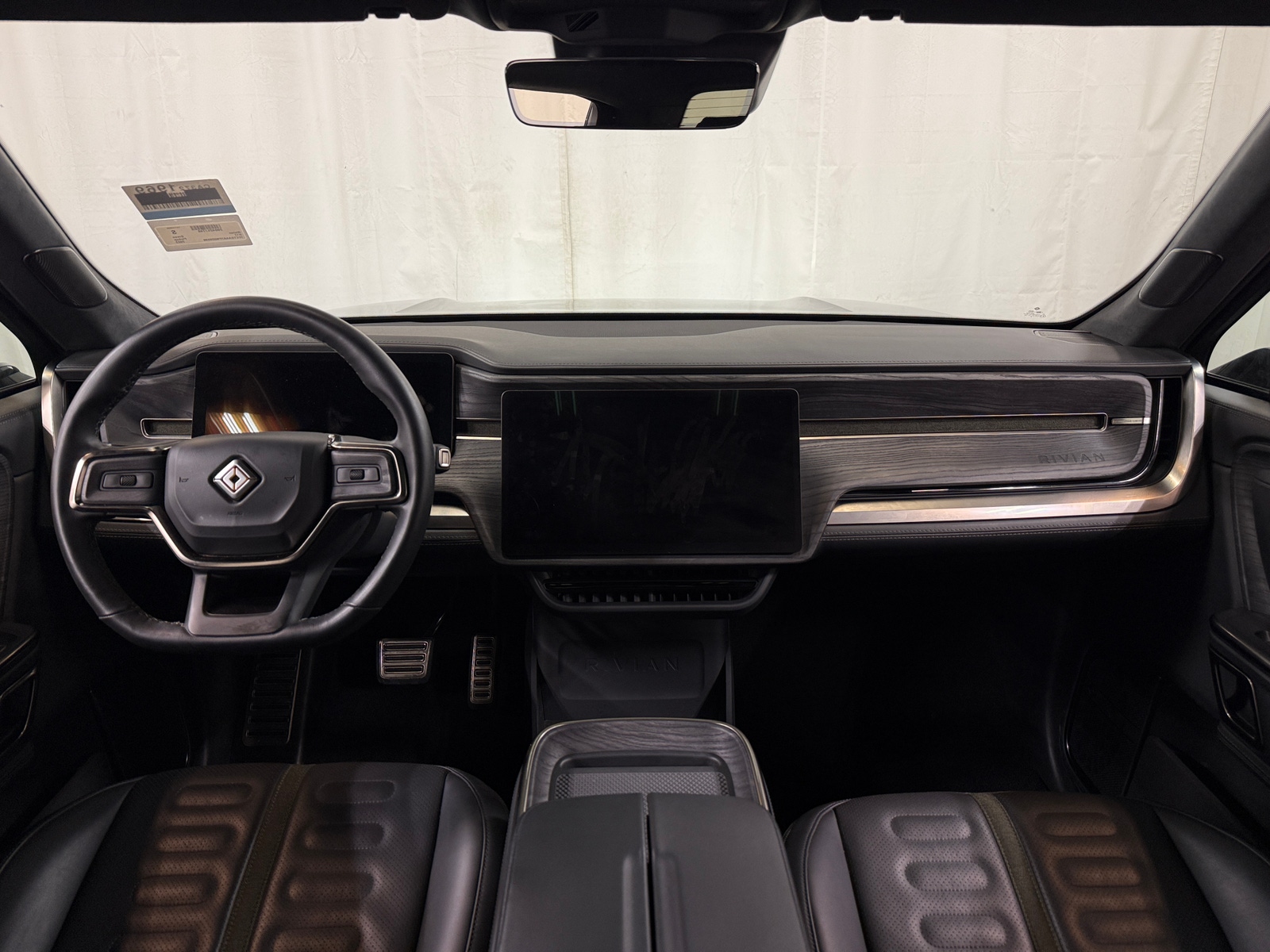 Thumbnail: 2023 Rivian R1T - 3