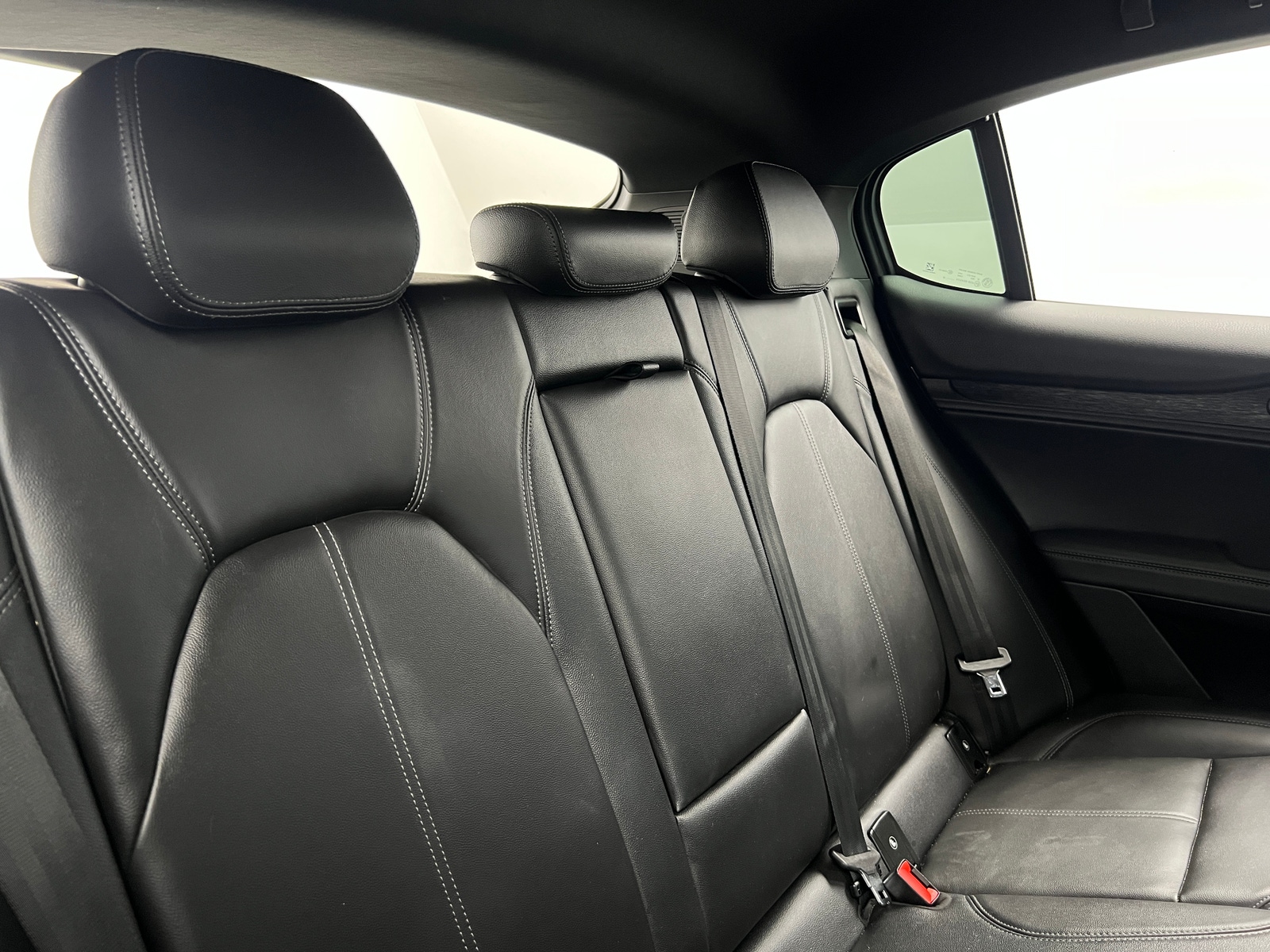 Thumbnail: 2022 Alfa Romeo Stelvio - 5