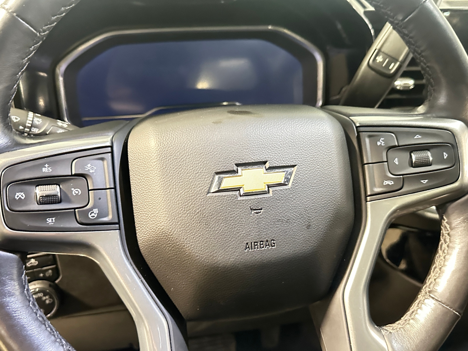 Thumbnail: 2022 Chevrolet Silverado 1500 - 5