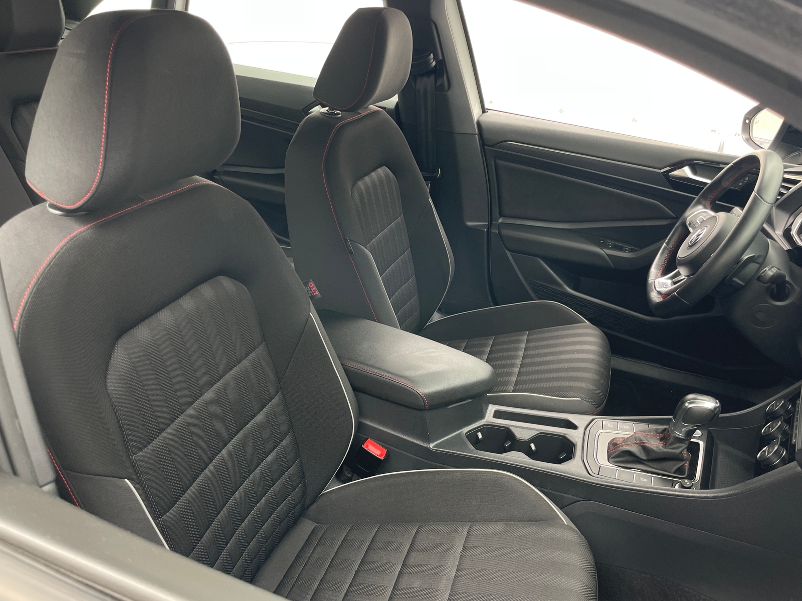 Thumbnail: 2019 Volkswagen Jetta - 2