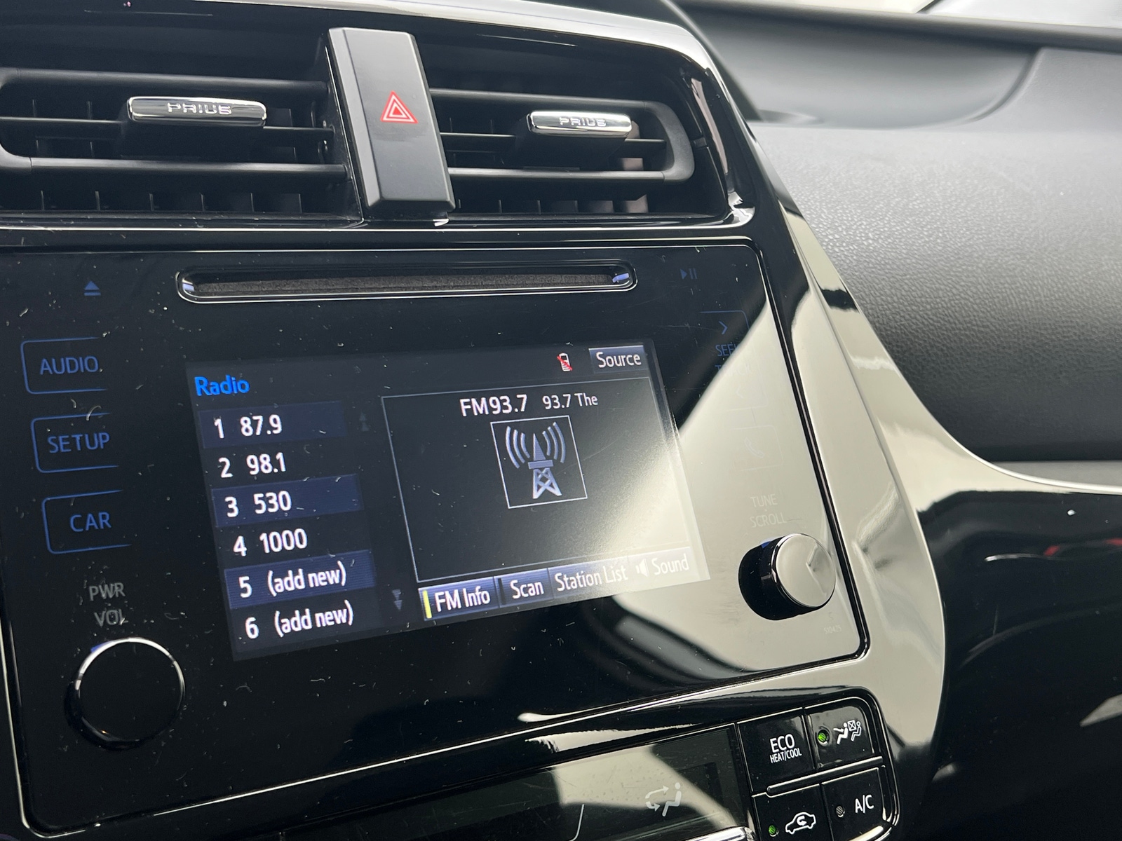 Thumbnail: 2019 Toyota Prius - 4