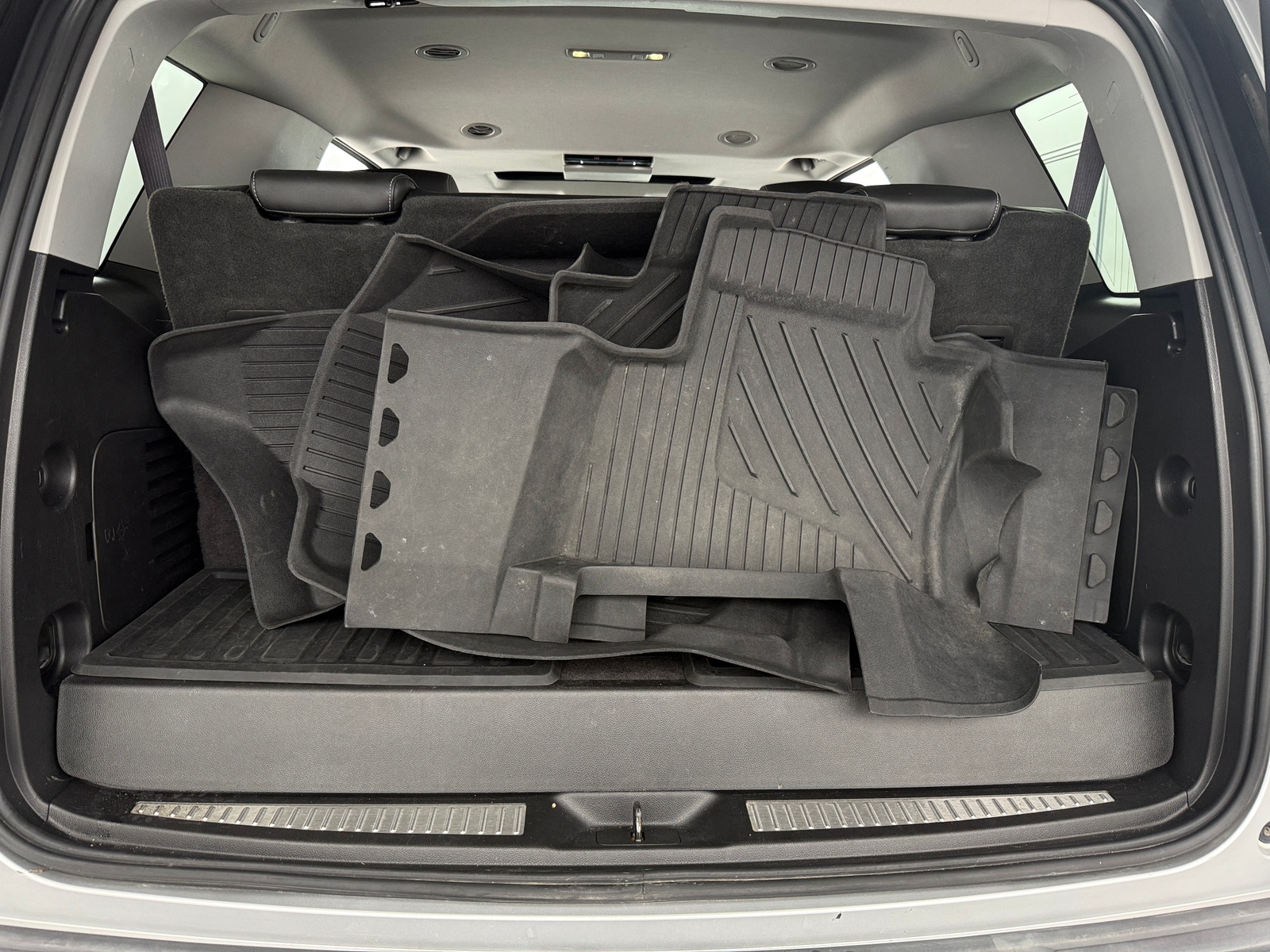 Thumbnail: 2017 Chevrolet Tahoe - 6