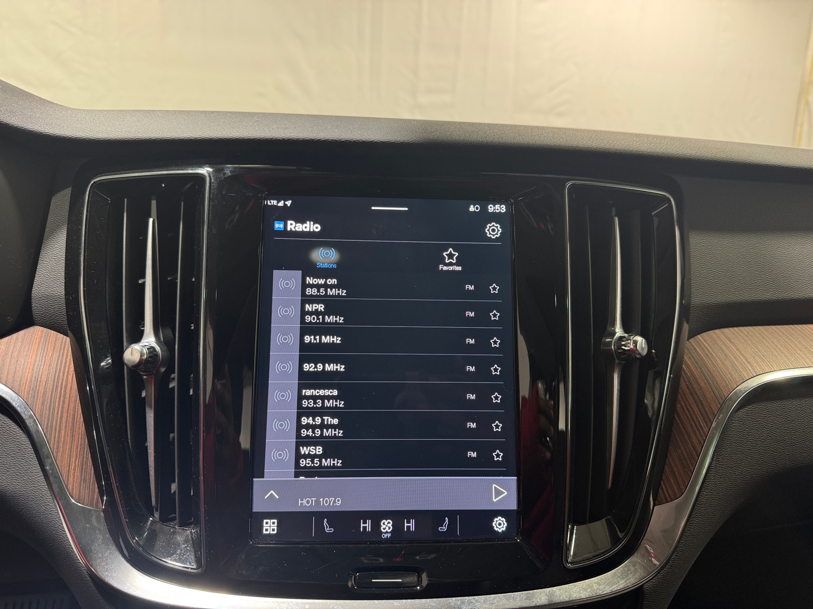 Thumbnail: 2025 Volvo V60 - 3