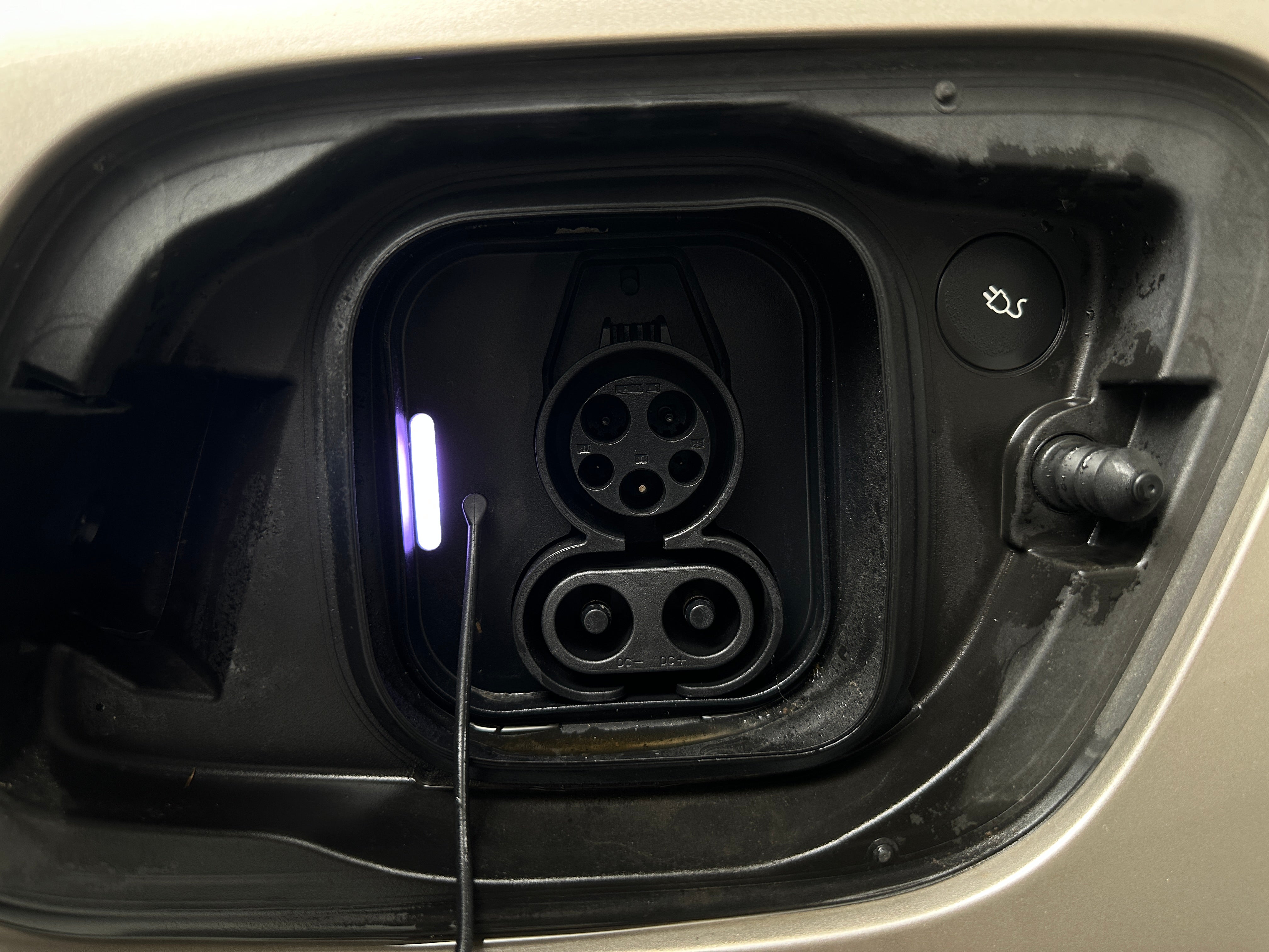 Used 2023 Volvo XC40 Ultimate with VIN YV4ED3UM5P2030227 for sale in Oak Creek, WI