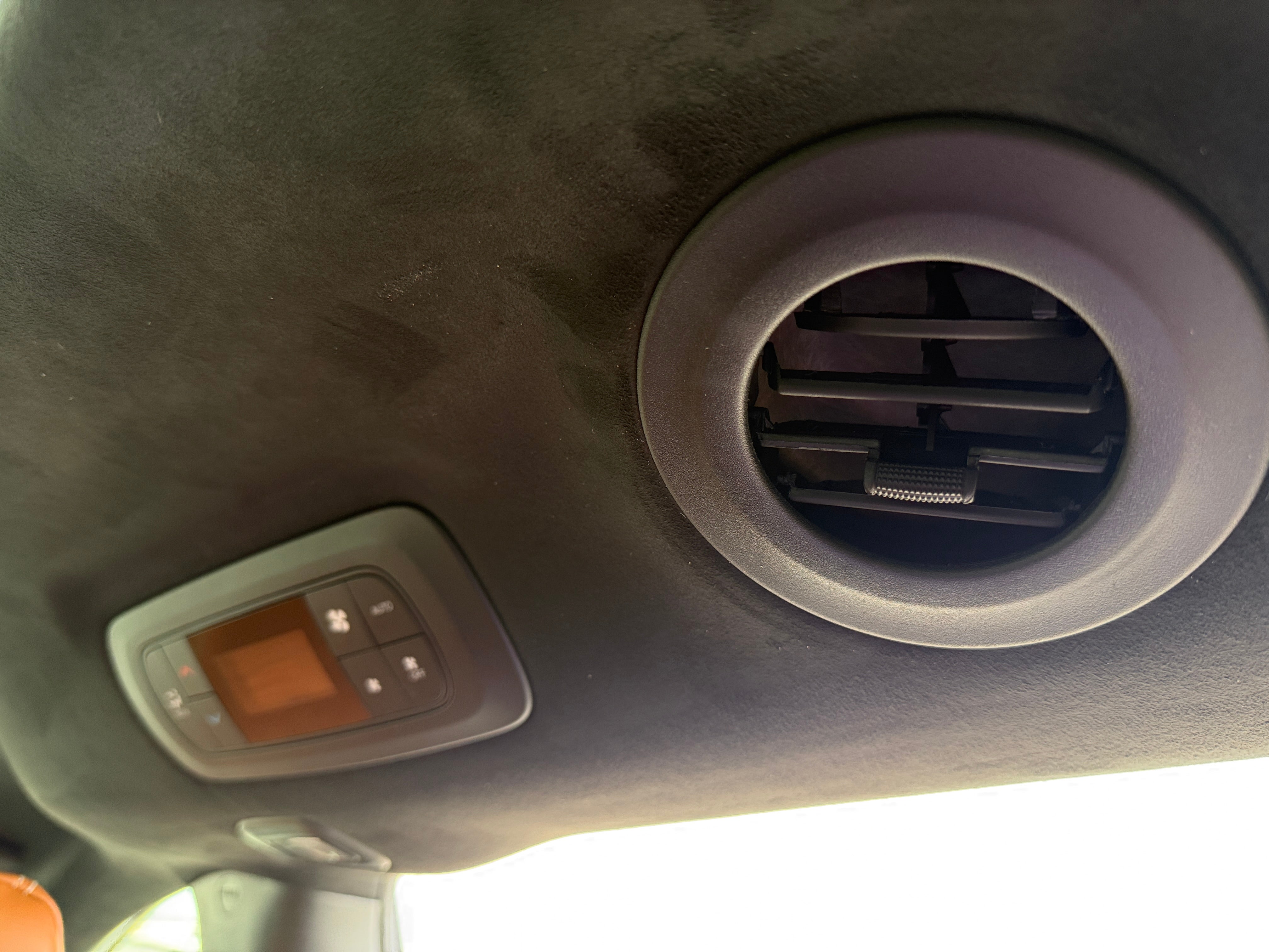 2026 Chrysler Pacifica Pinnacle - Photo 7