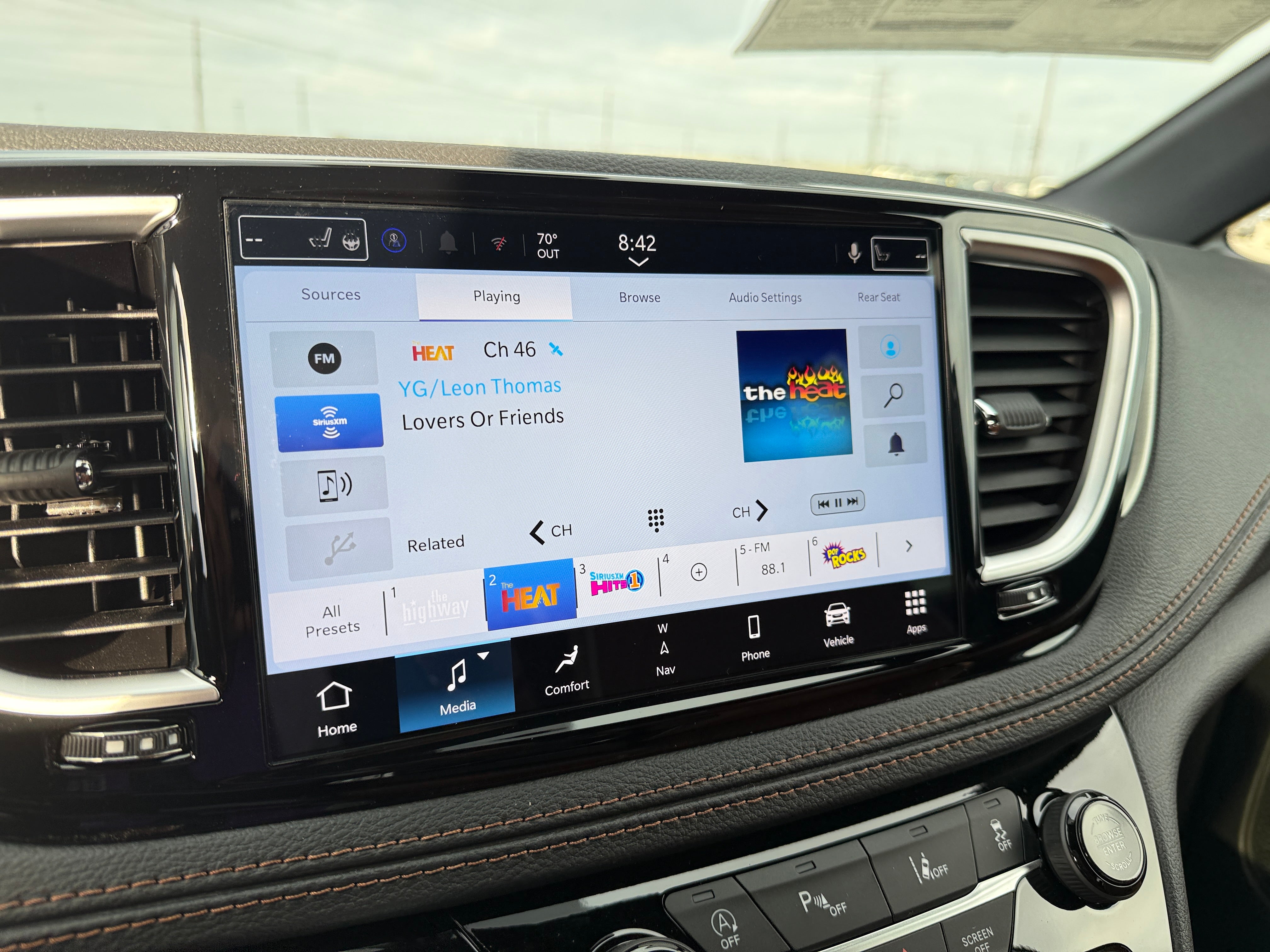 2026 Chrysler Pacifica Pinnacle - Photo 18