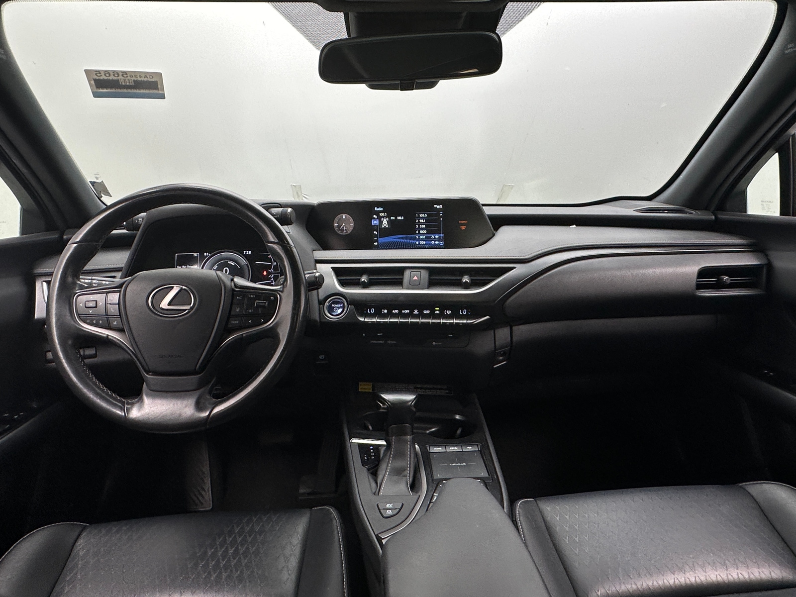 Thumbnail: 2021 Lexus UX - 2