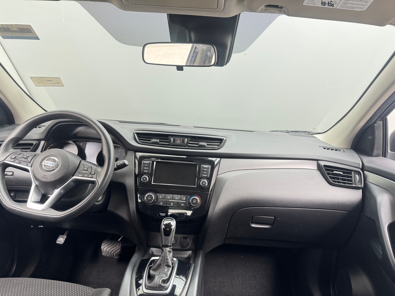 Thumbnail: 2021 Nissan Rogue Sport - 3