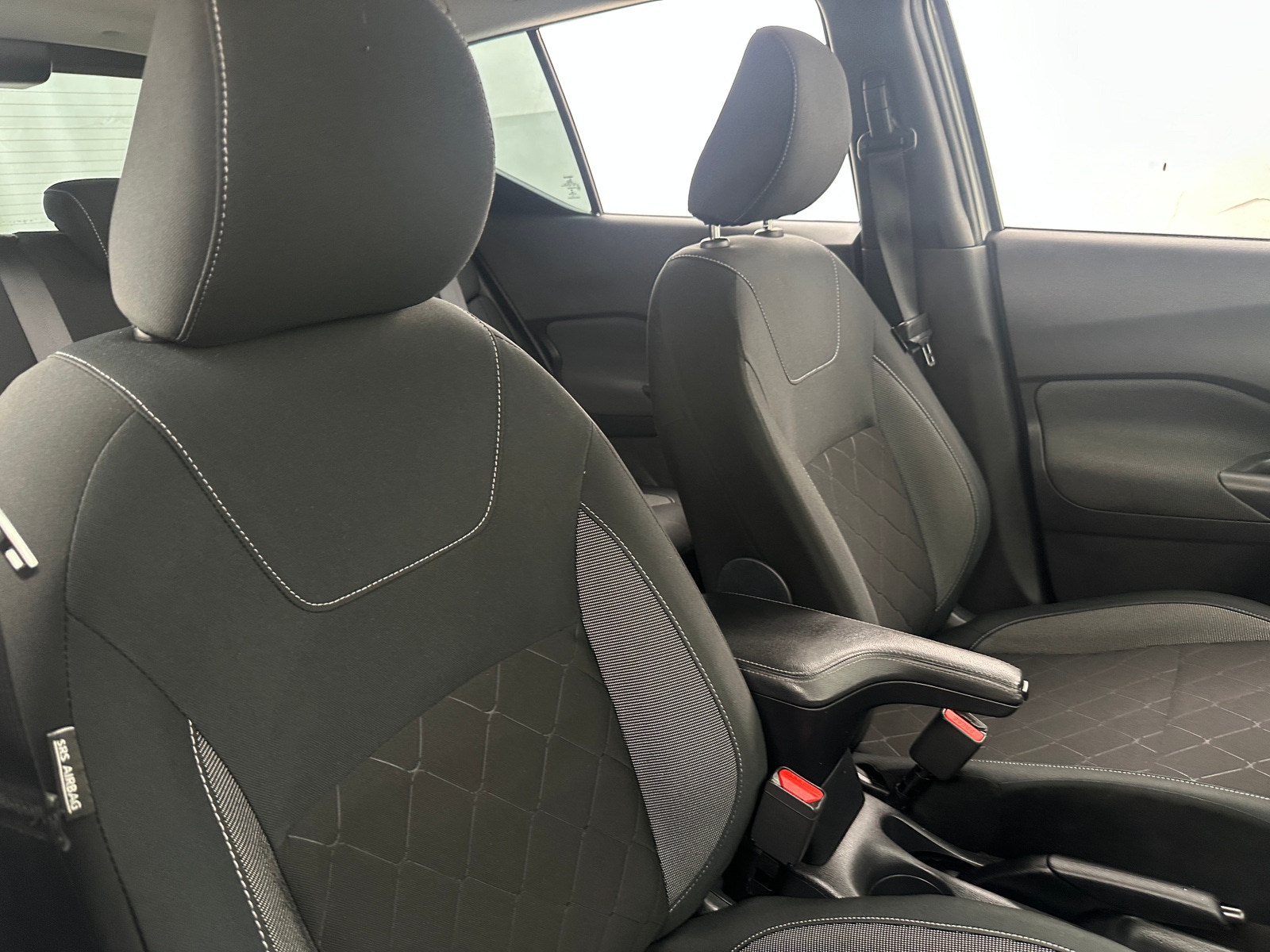 Thumbnail: 2020 Nissan Kicks - 2