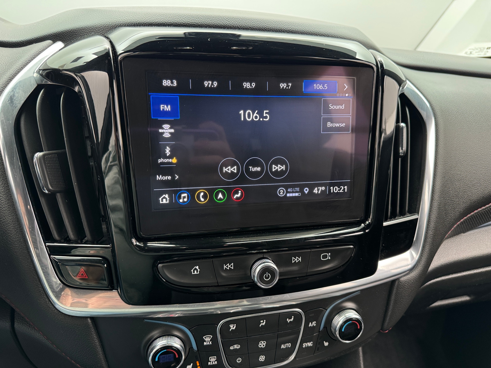 Thumbnail: 2023 Chevrolet Traverse - 3