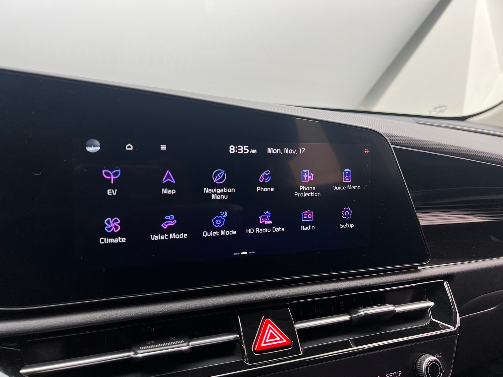 Thumbnail: 2023 Kia Niro - 4