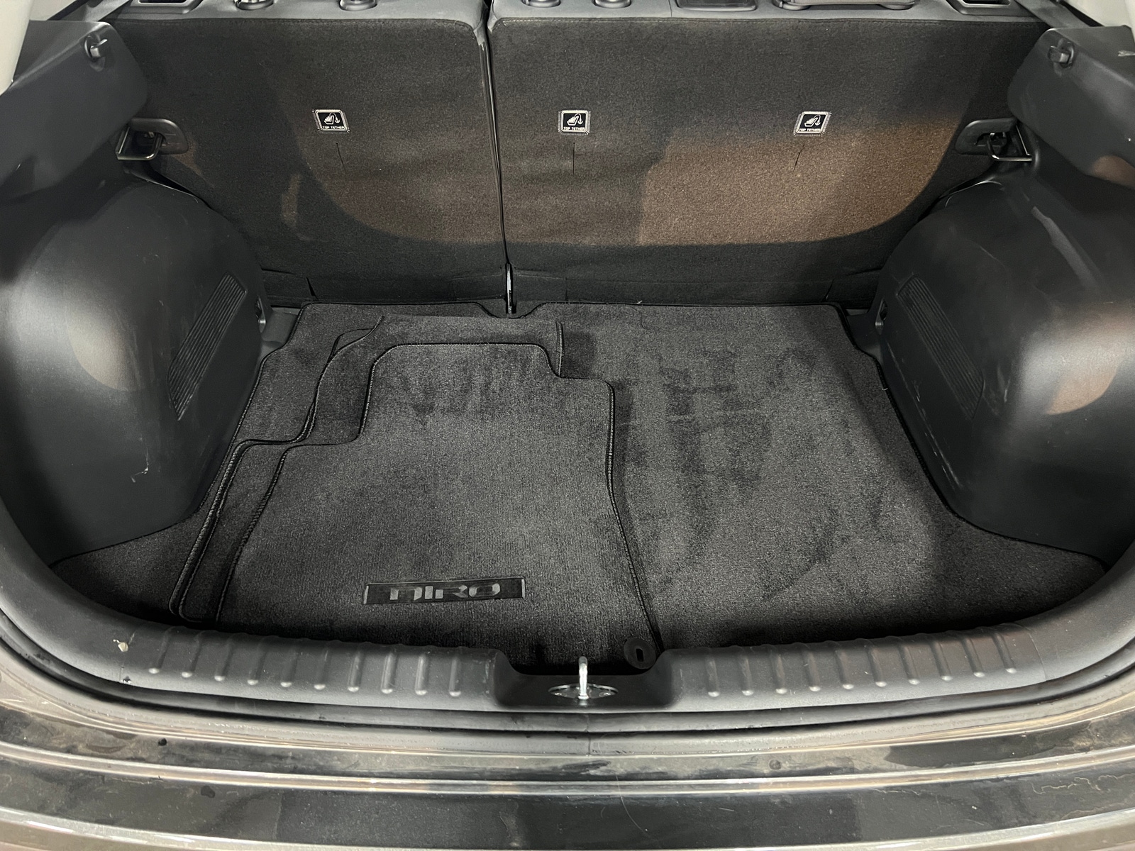 Thumbnail: 2023 Kia Niro - 7