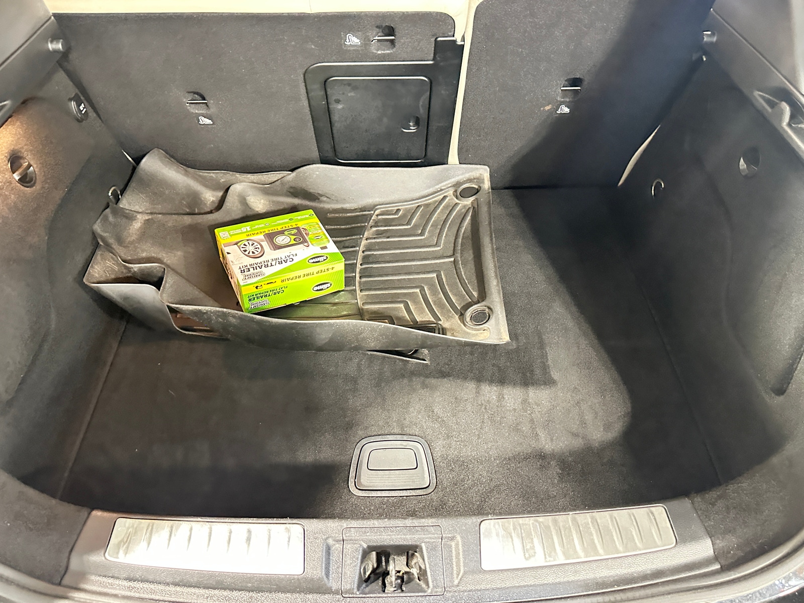 Thumbnail: 2017 INFINITI QX30 - 6