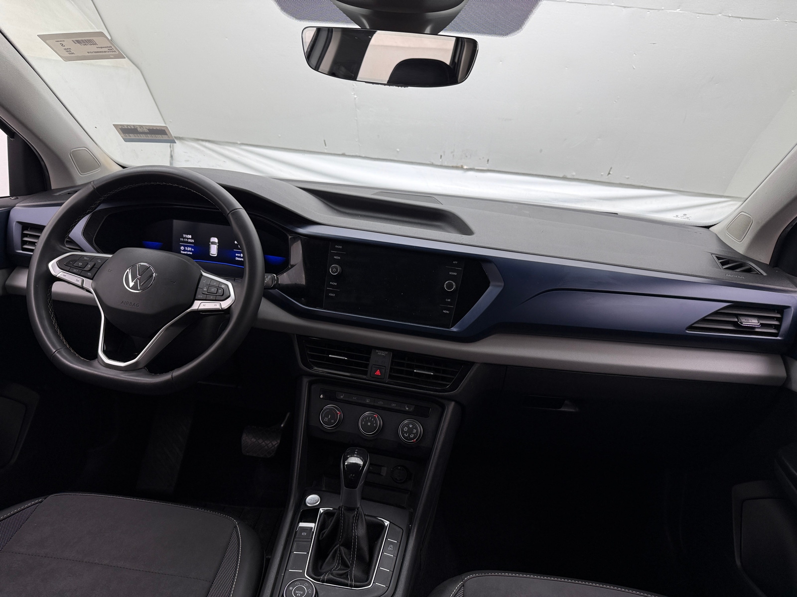 Thumbnail: 2022 Volkswagen Taos - 2