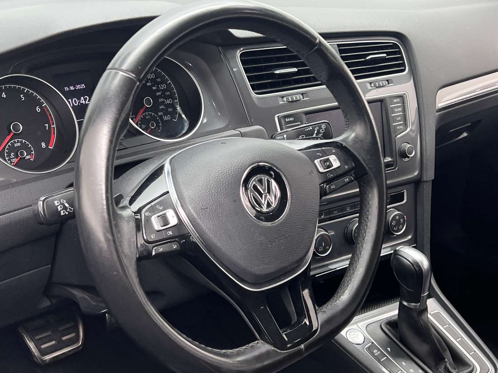 Thumbnail: 2017 Volkswagen Golf - 4