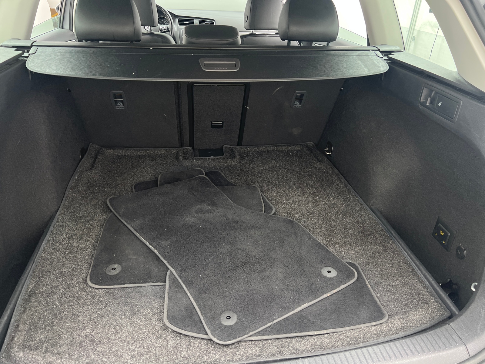 Thumbnail: 2017 Volkswagen Golf - 6