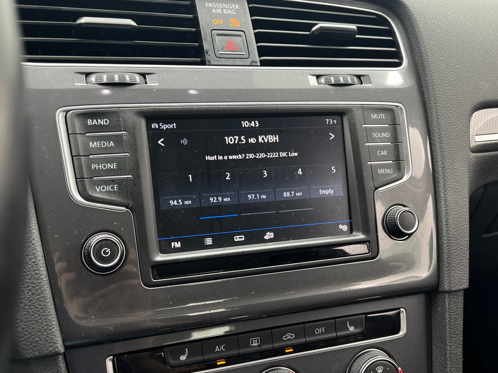 Thumbnail: 2017 Volkswagen Golf - 3