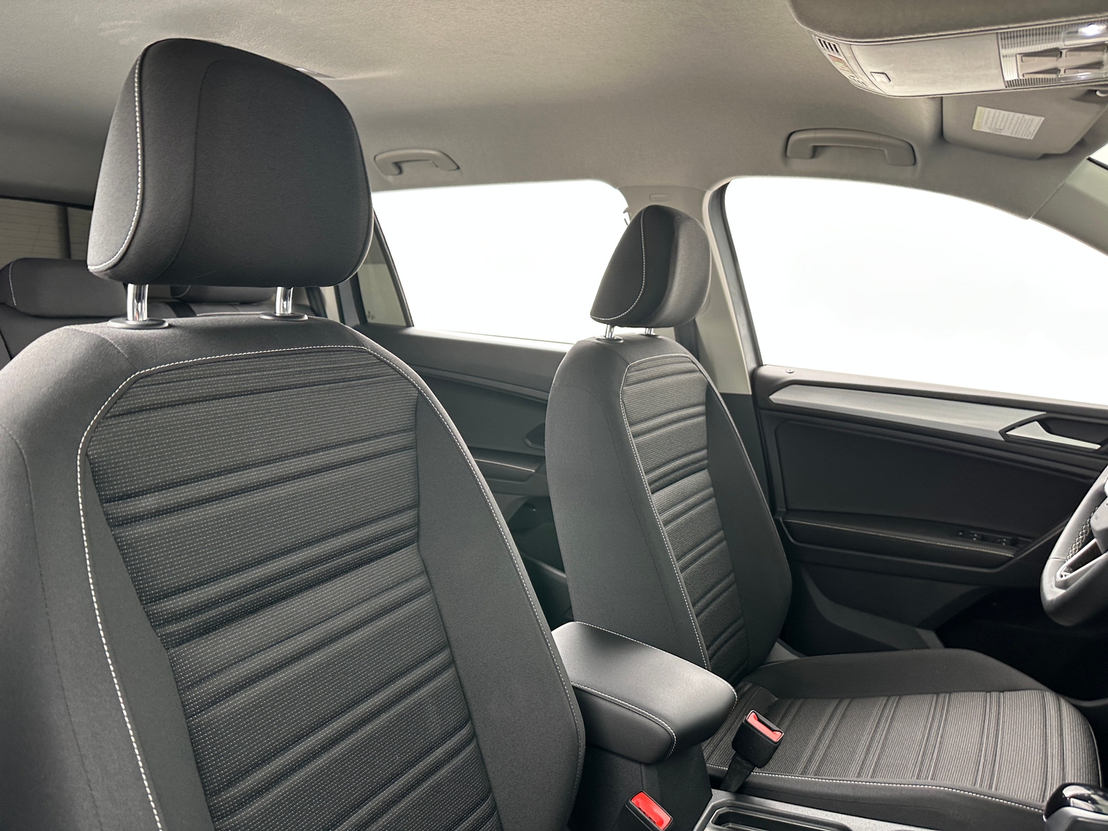 Thumbnail: 2022 Volkswagen Tiguan - 2