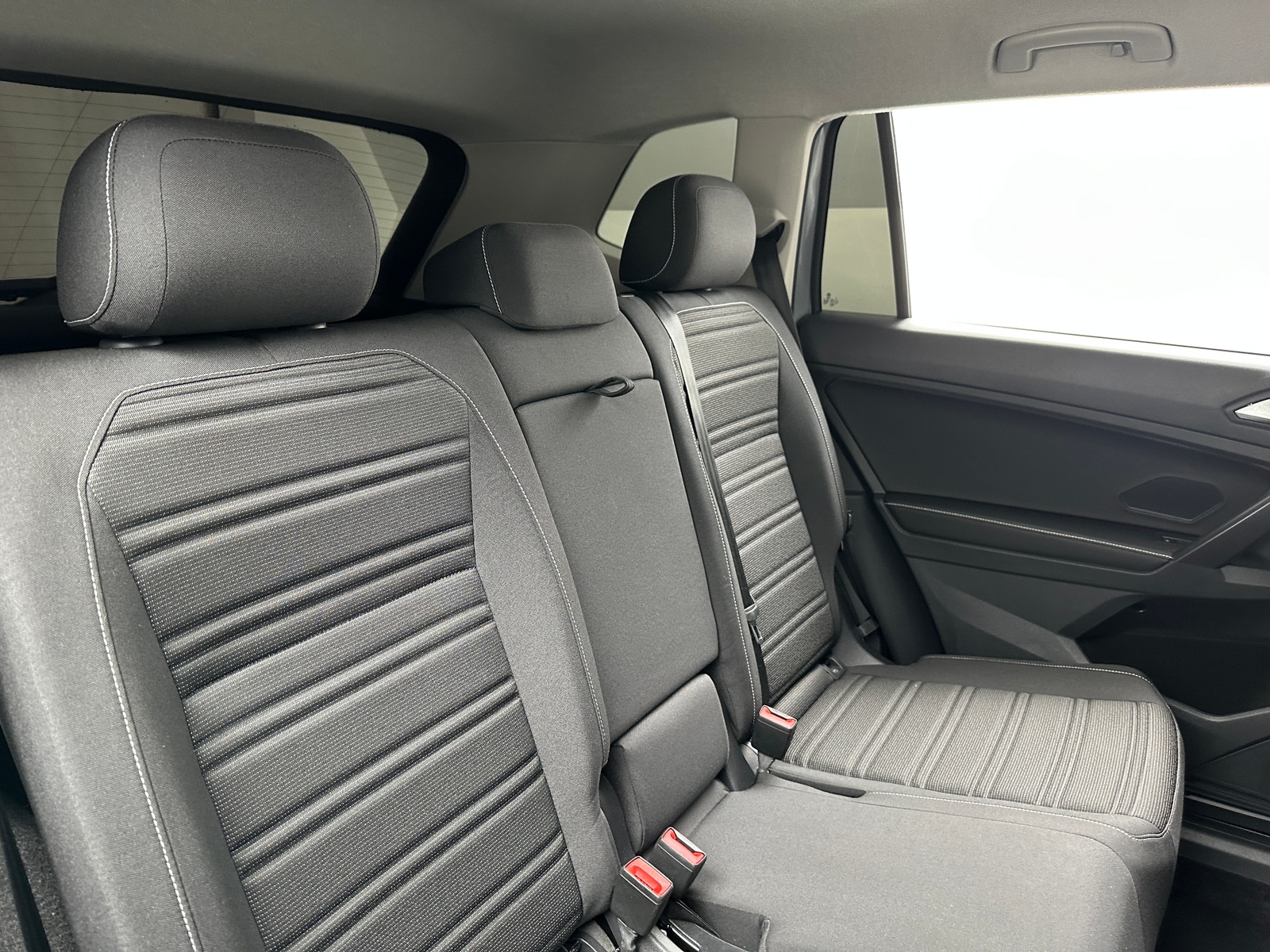 Thumbnail: 2022 Volkswagen Tiguan - 6