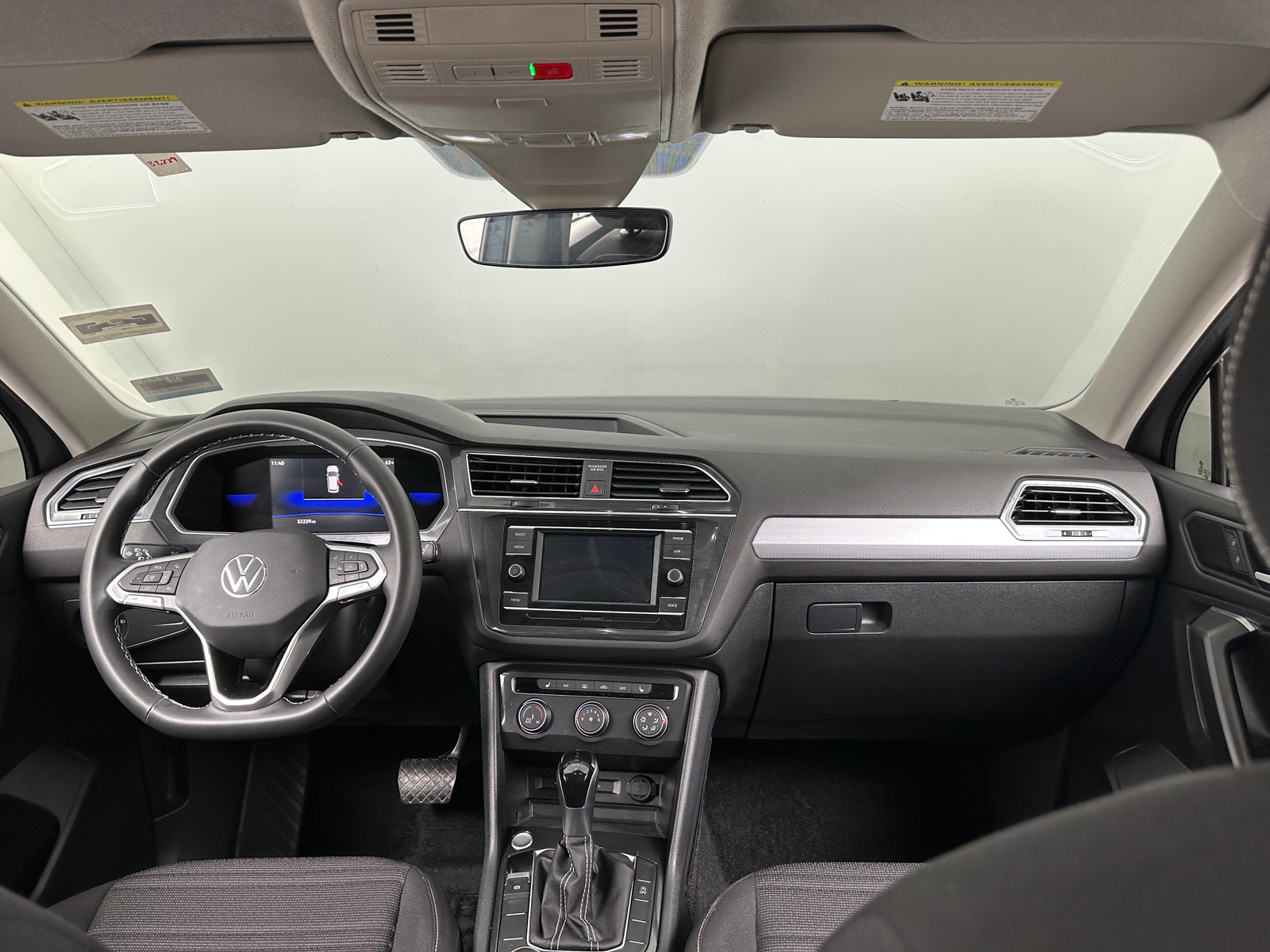 Thumbnail: 2022 Volkswagen Tiguan - 3