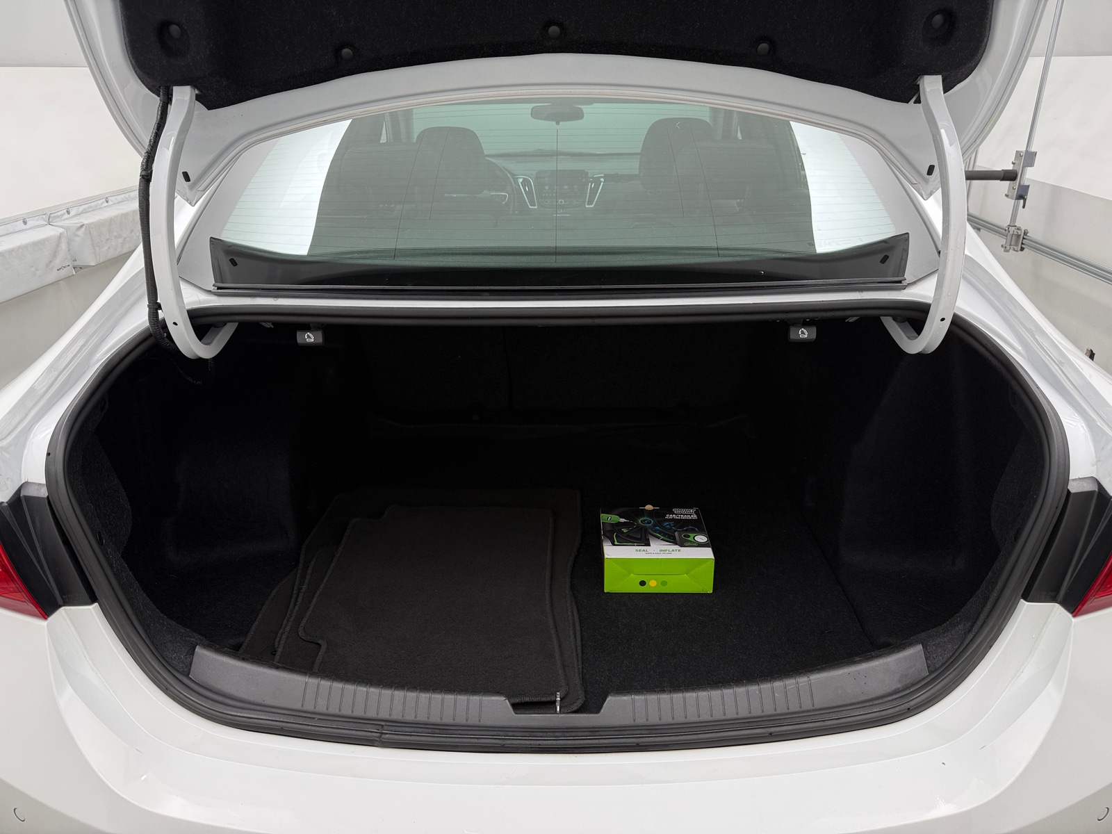 Thumbnail: 2024 Chevrolet Malibu - 7