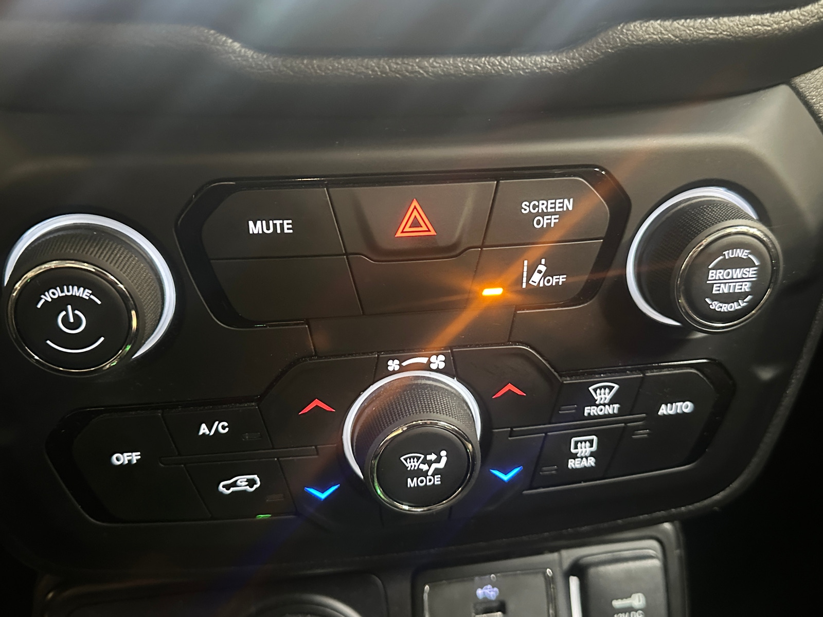 Thumbnail: 2022 Jeep Renegade - 4