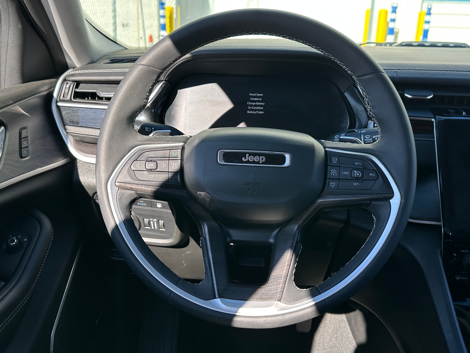 Thumbnail: 2022 Jeep Grand Cherokee - 4