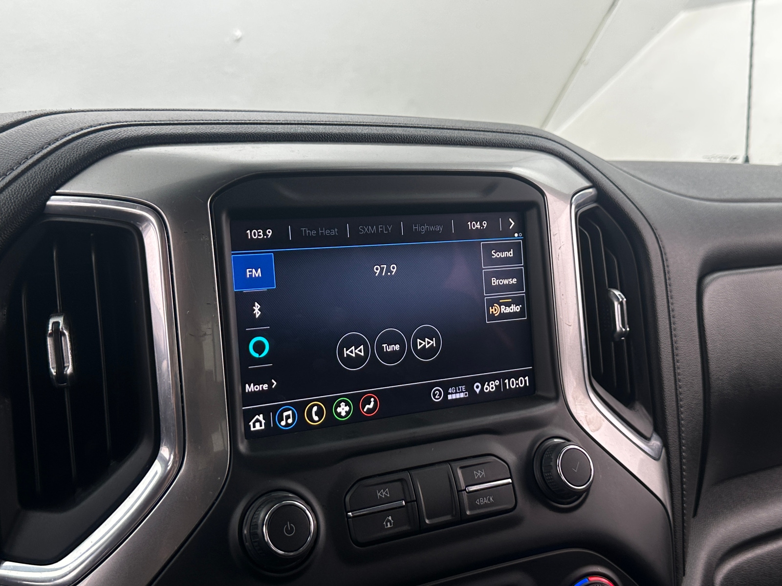 Thumbnail: 2020 Chevrolet Silverado 1500 - 4