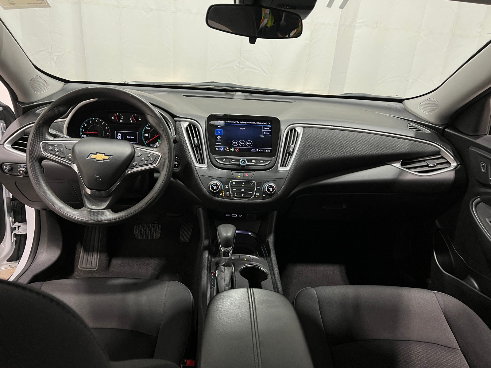 Thumbnail: 2024 Chevrolet Malibu - 3