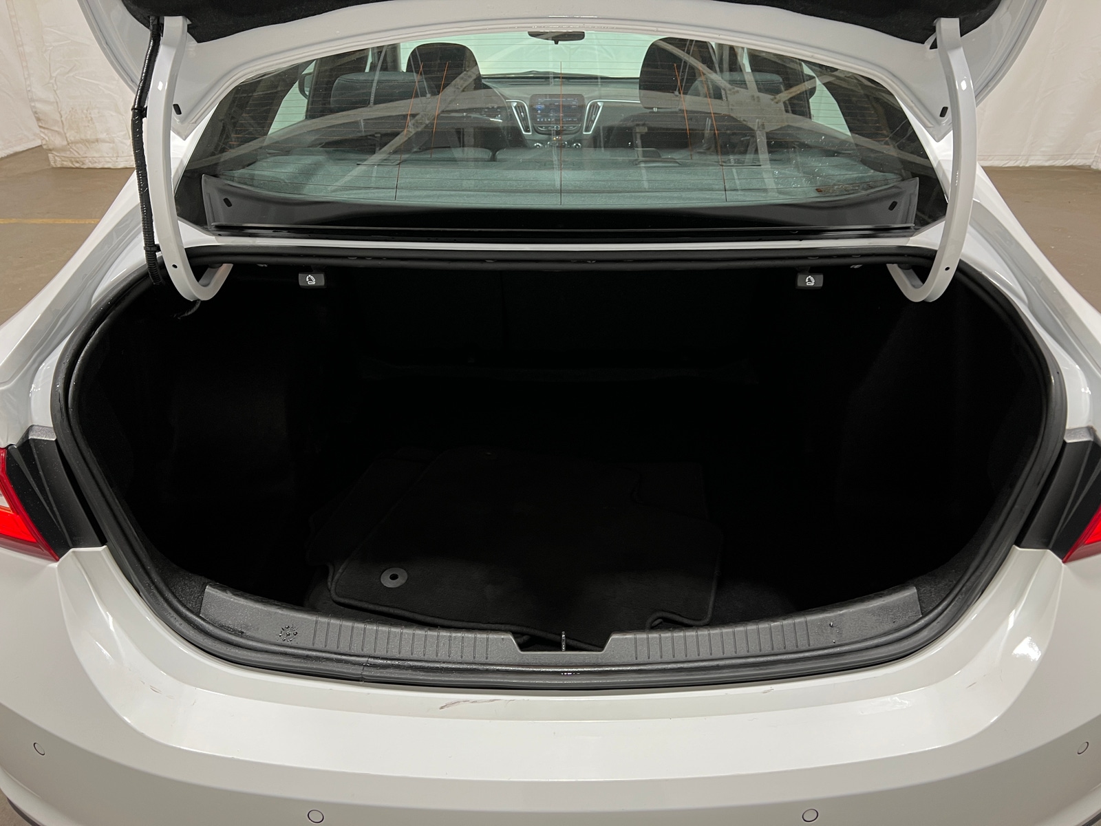 Thumbnail: 2024 Chevrolet Malibu - 7