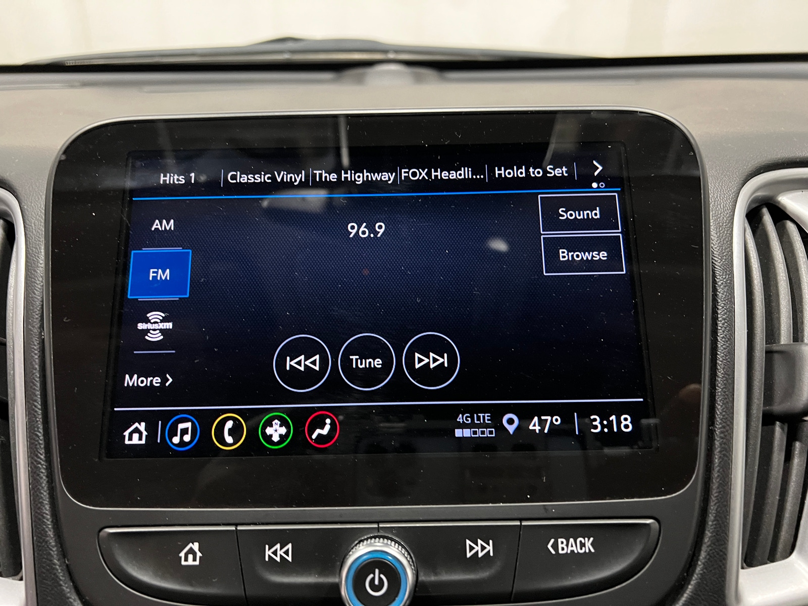 Thumbnail: 2024 Chevrolet Malibu - 4