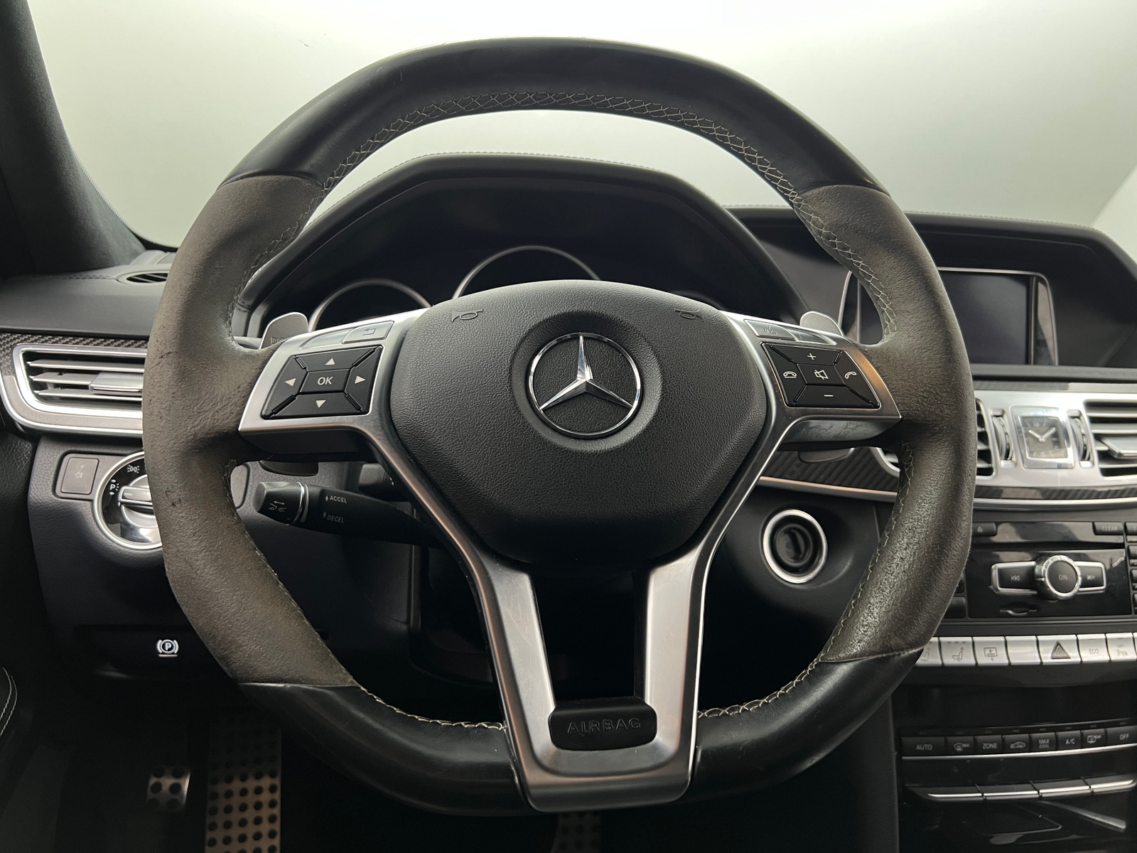 Thumbnail: 2015 Mercedes-Benz E-Class - 4